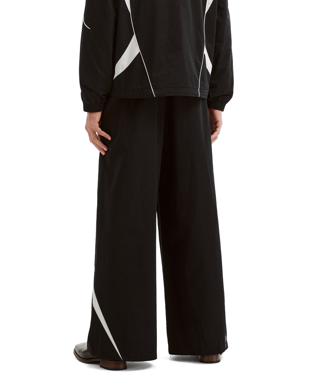 Wide-leg pants