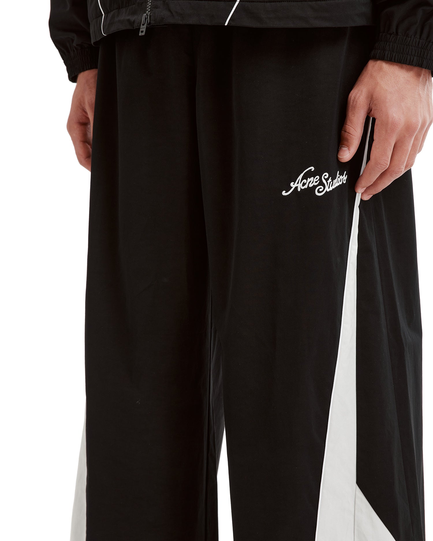Wide-leg pants