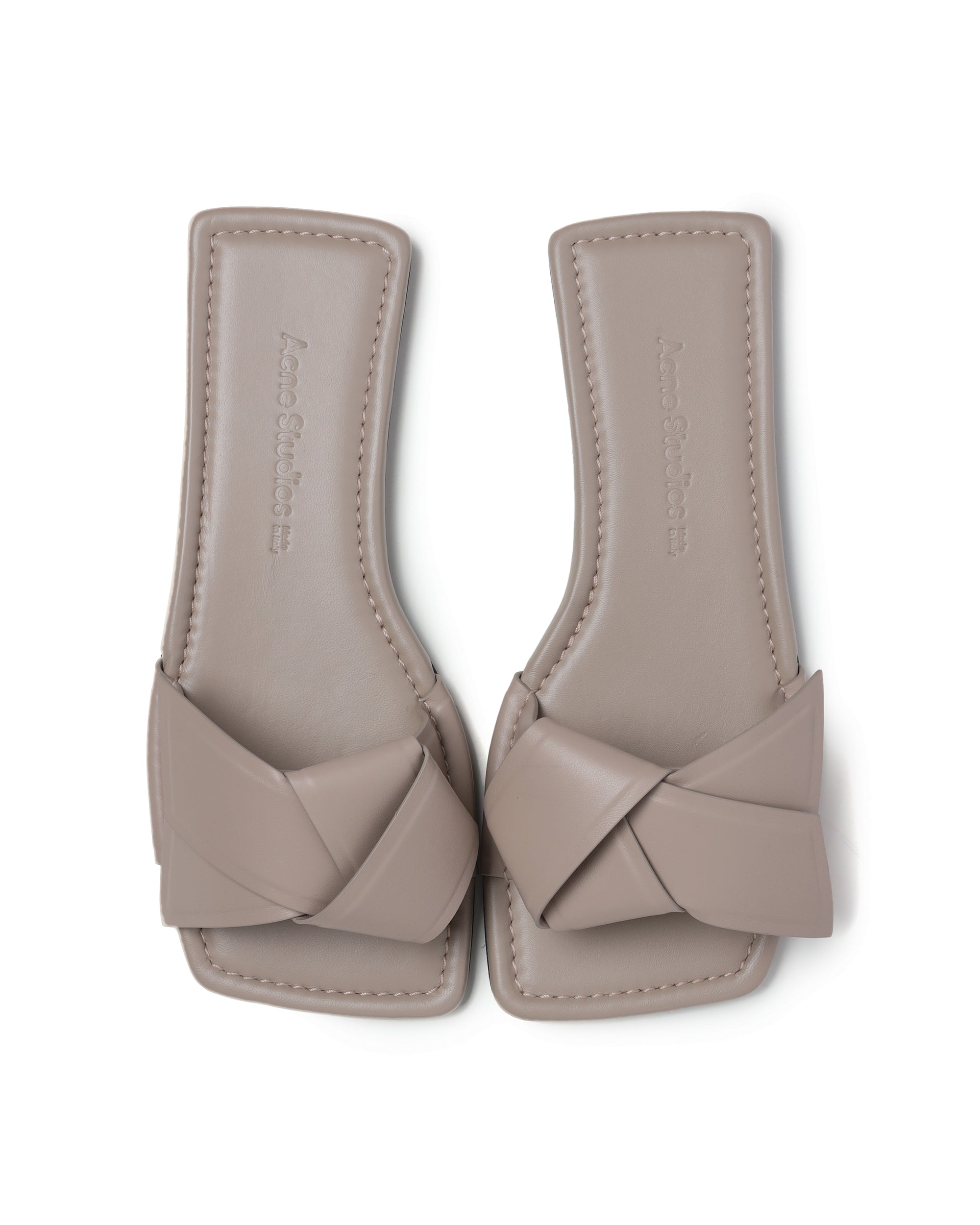 Musubi leather sandal