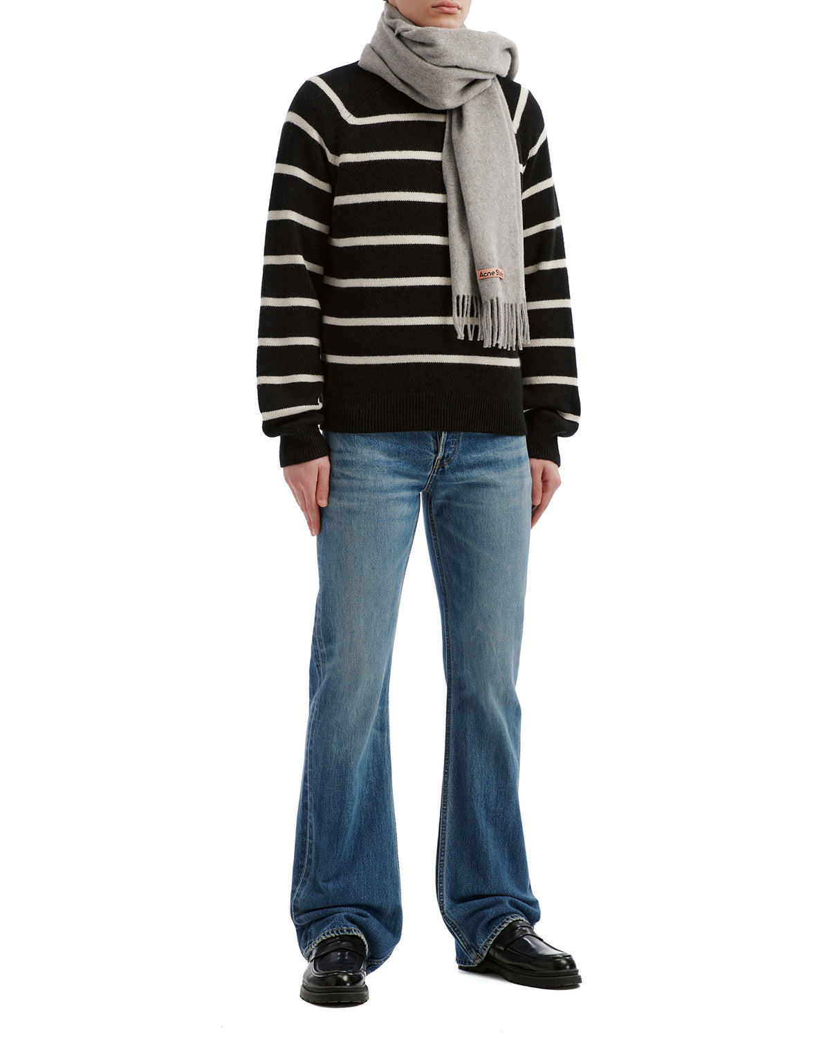 Fringed wool scarf