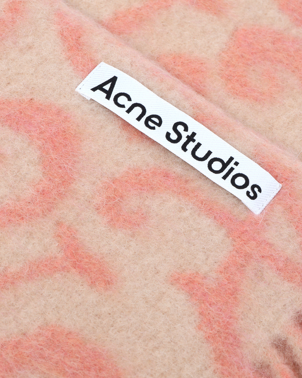 Logo scarf
