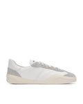 Low-top sneakers