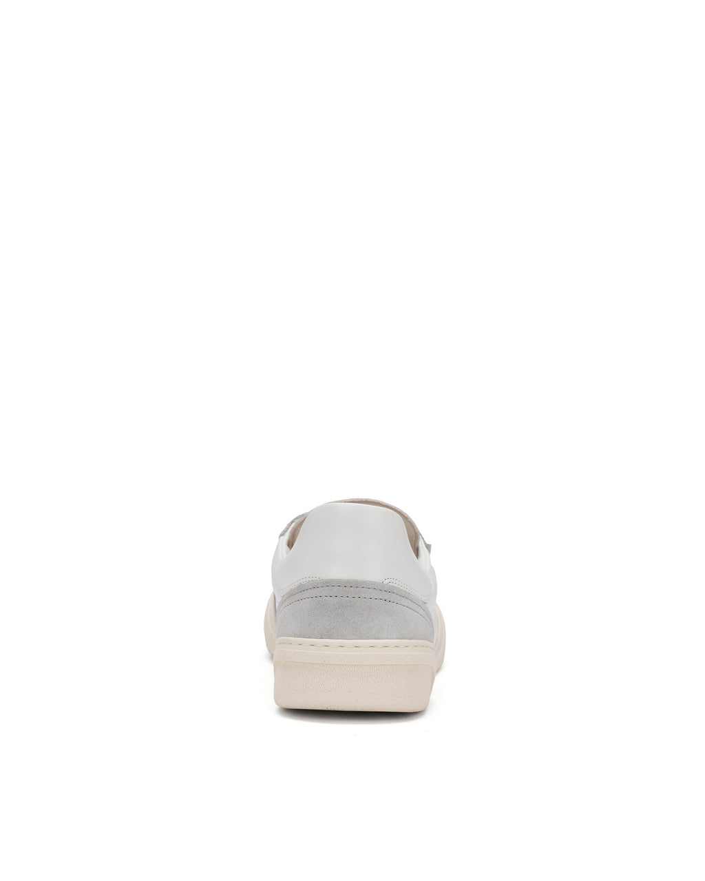 Low-top sneakers