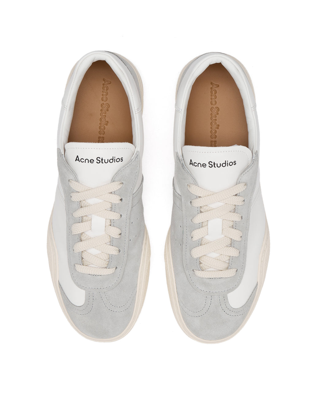 Low-top sneakers