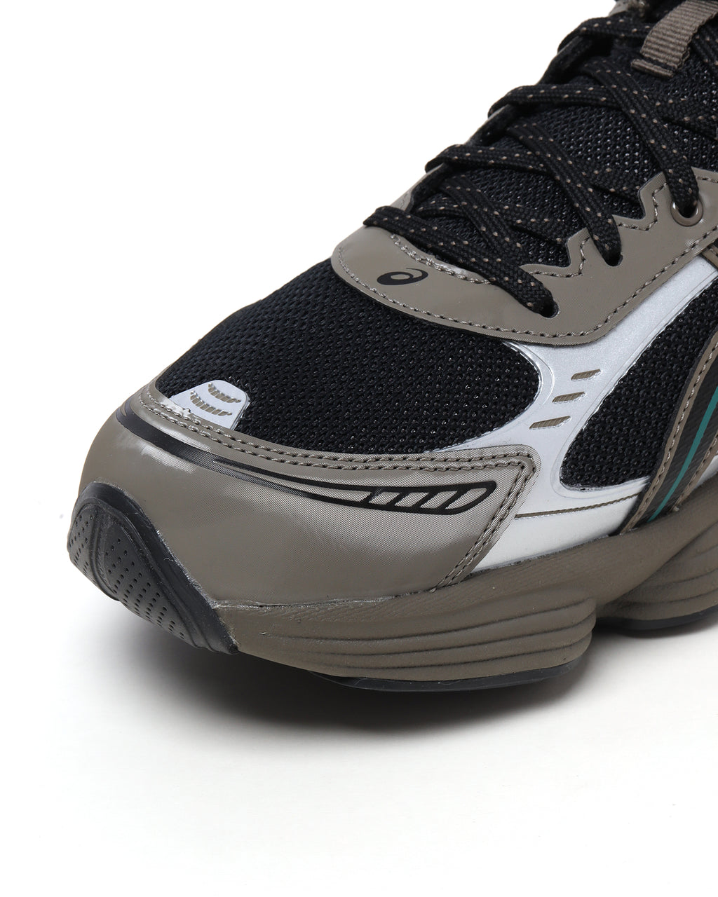 Gel-kinetic fluent sneakers