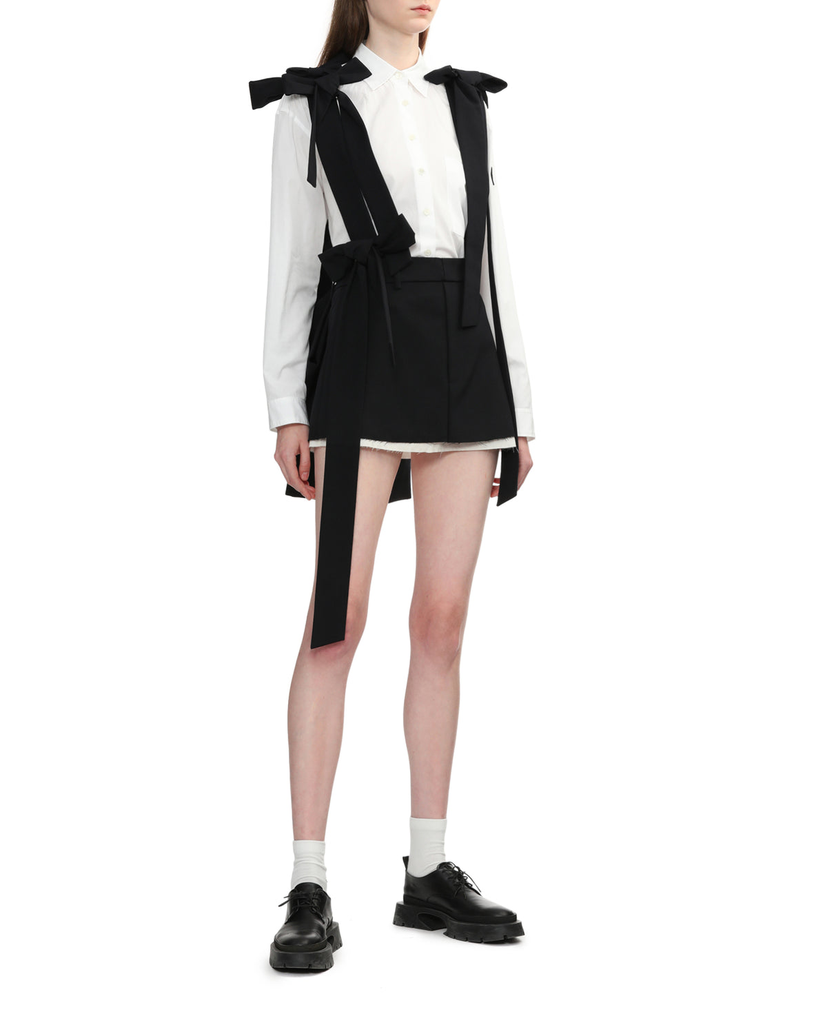 Ribbon shoulder strap mini skirt