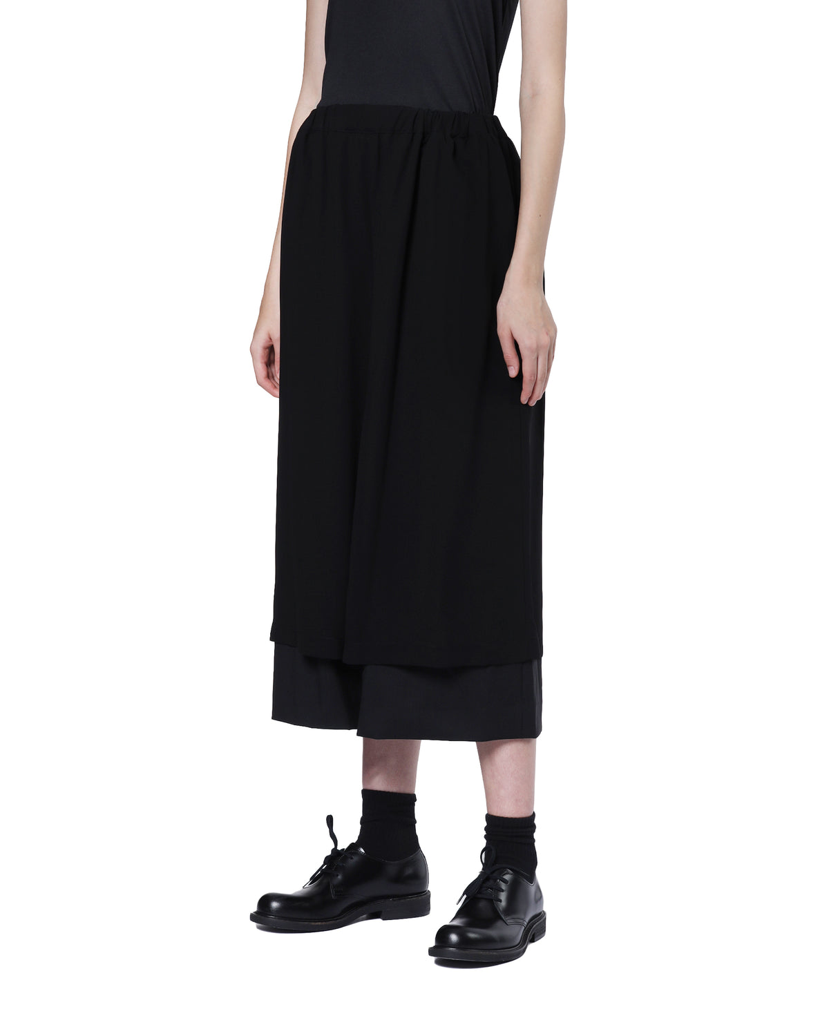Wide-leg pants