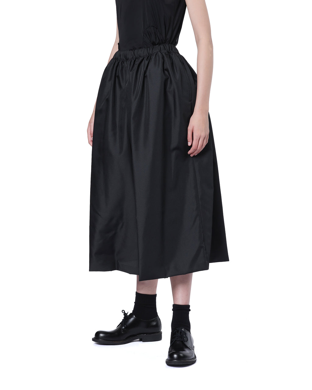 Wide-leg pants