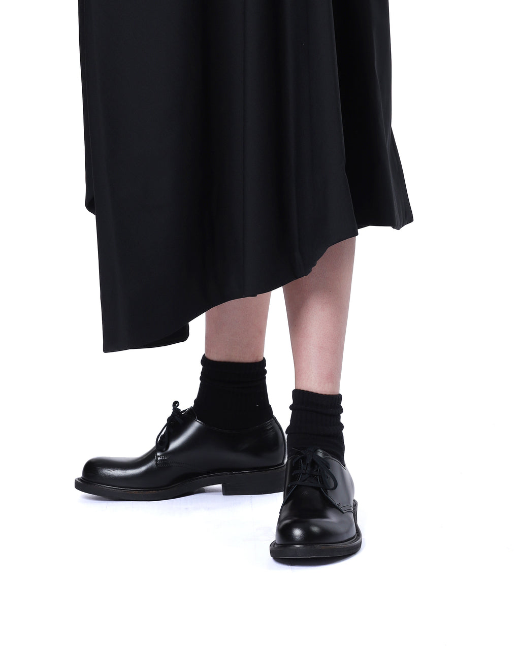 Asymmetric skirt