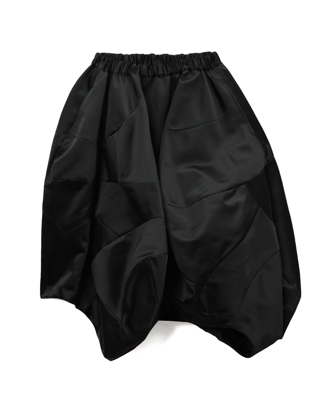 Asymmetric skirt