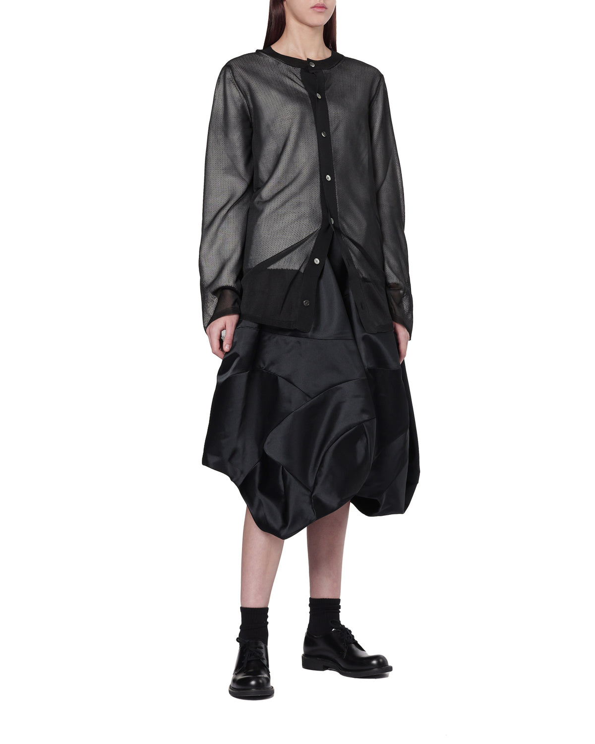 Asymmetric skirt