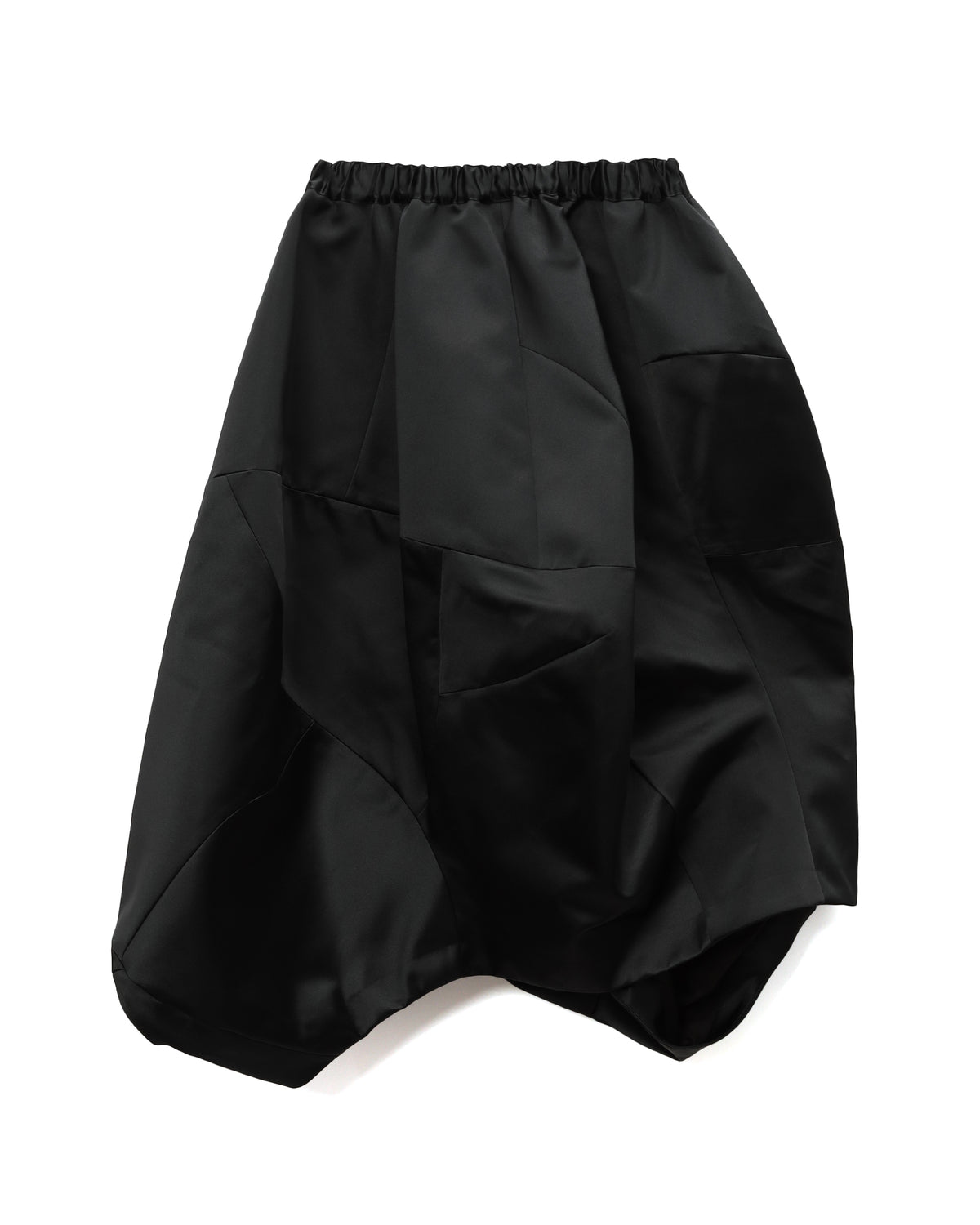 Asymmetric skirt