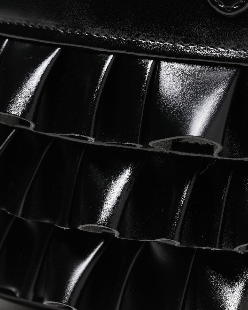 Ruffled handbag