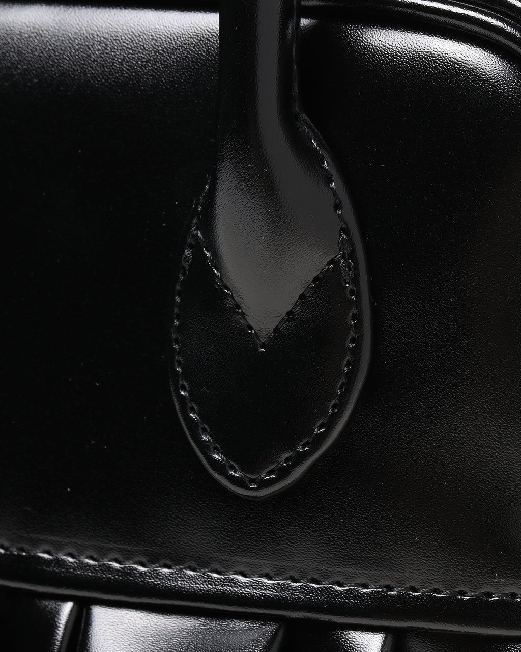 Ruffled handbag