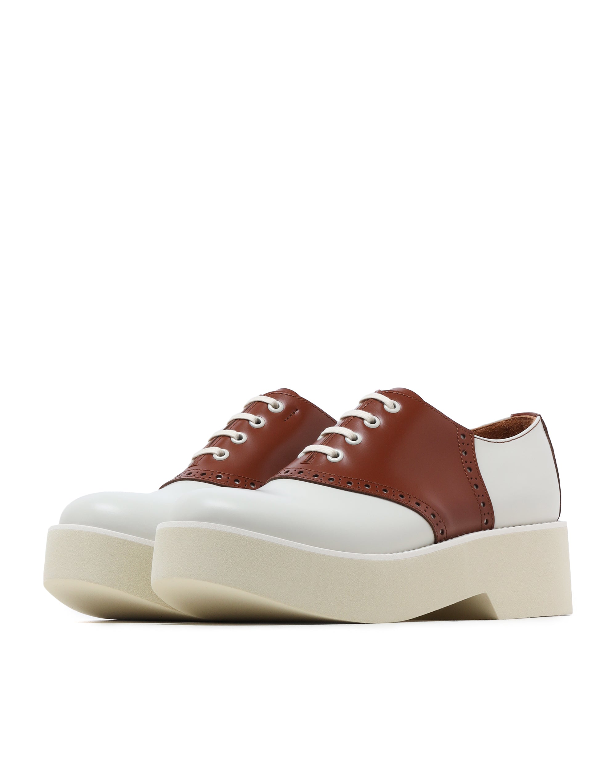 Saddle shoes