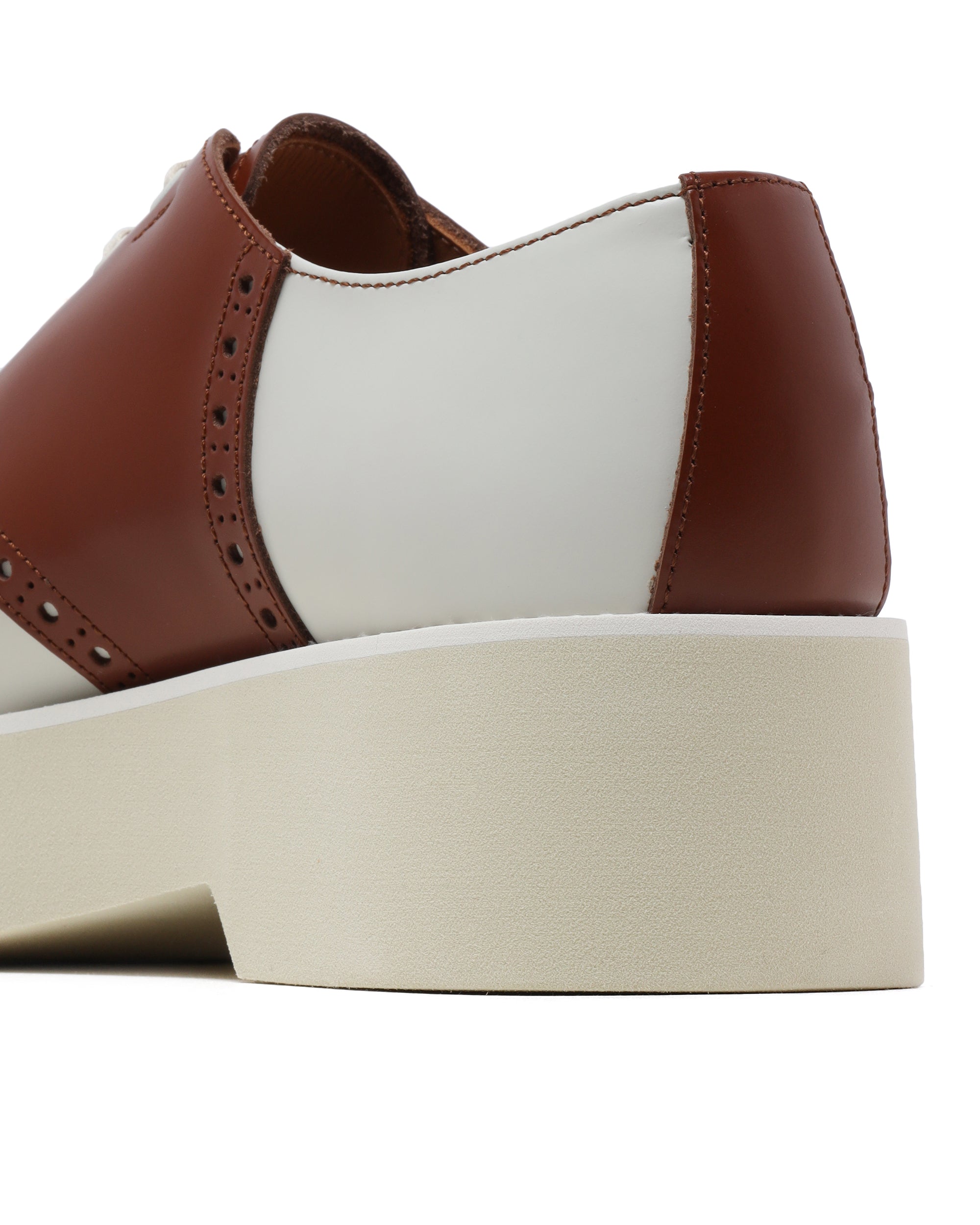 Saddle shoes
