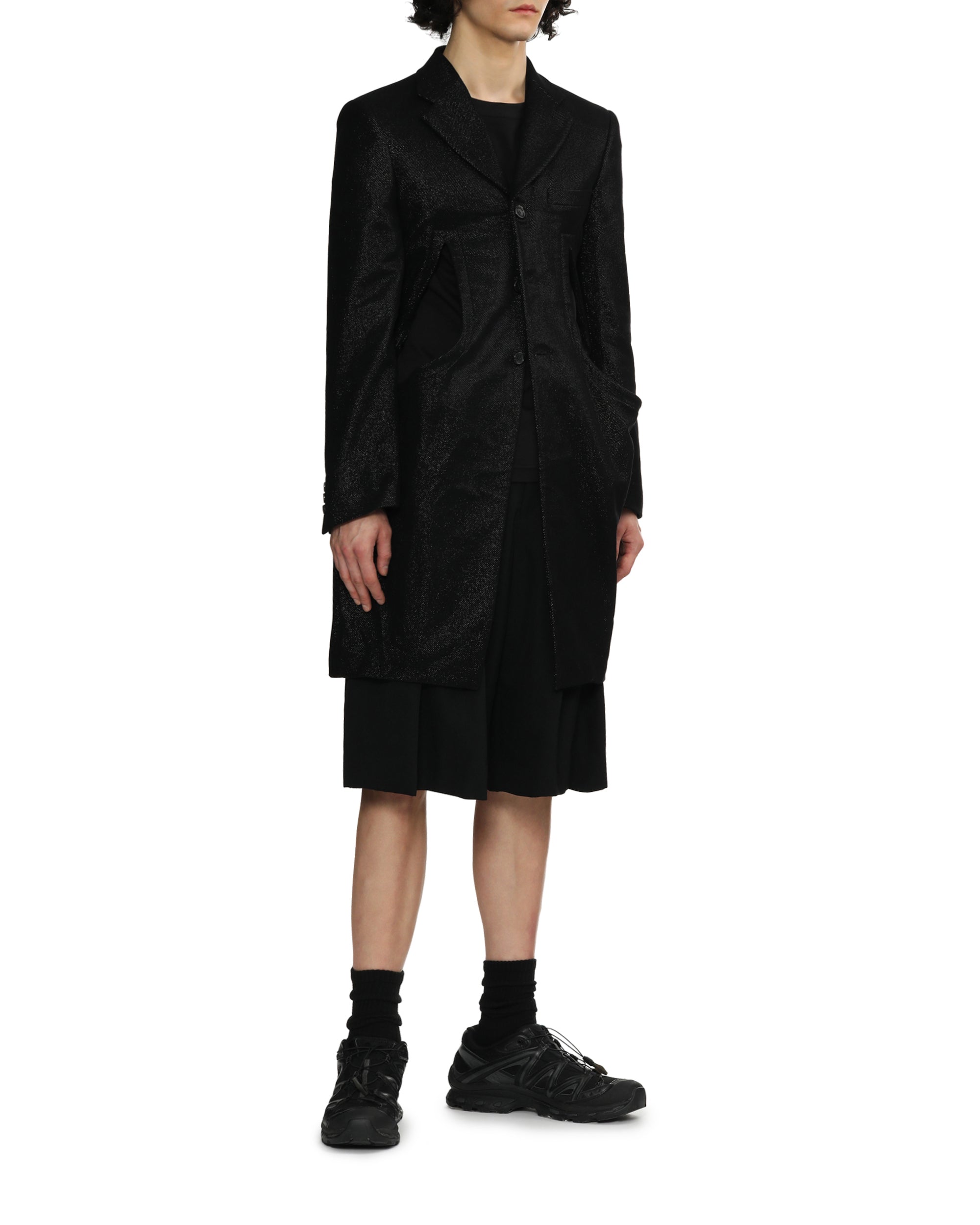 Cut-outs shimmer coat