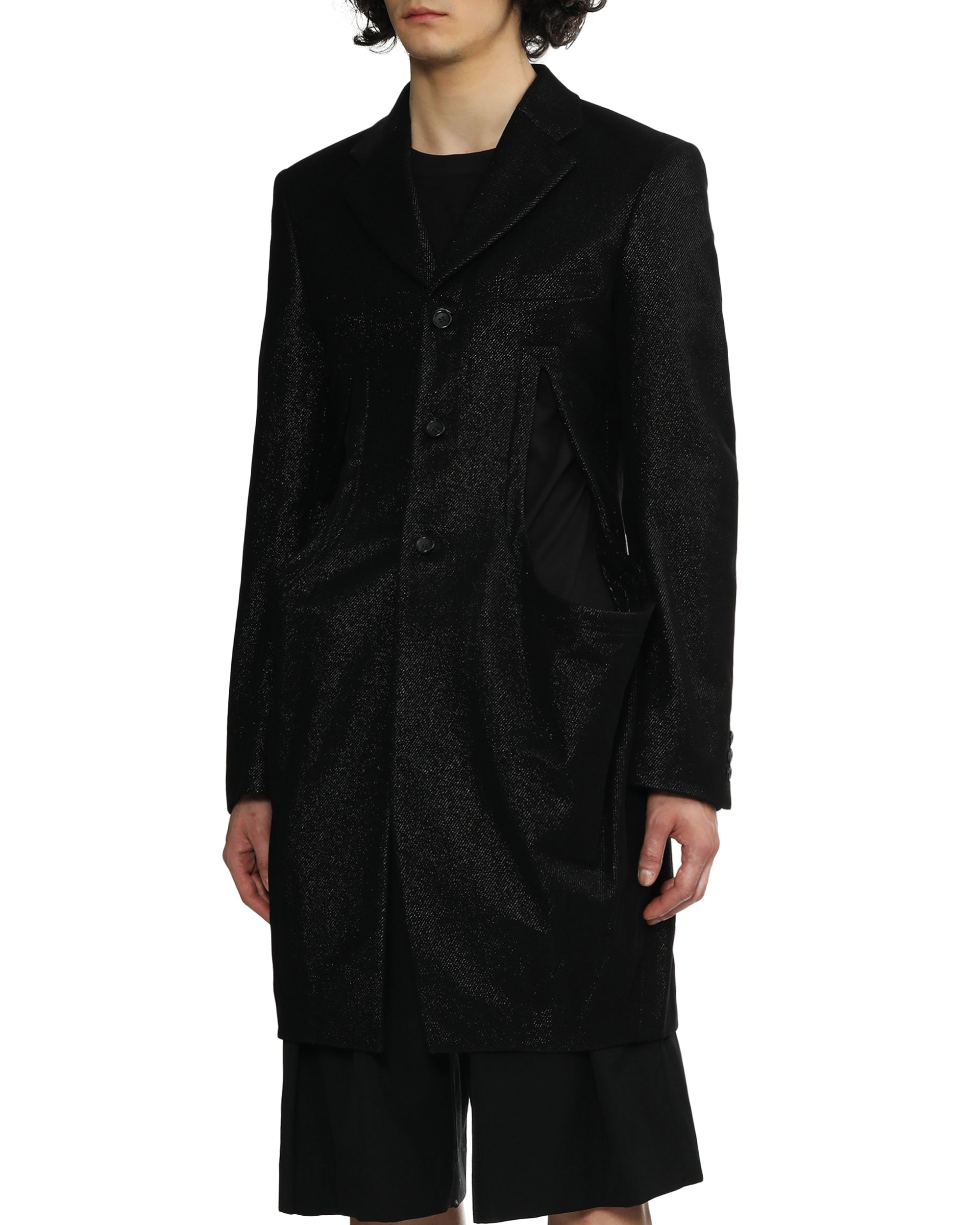 Cut-outs shimmer coat