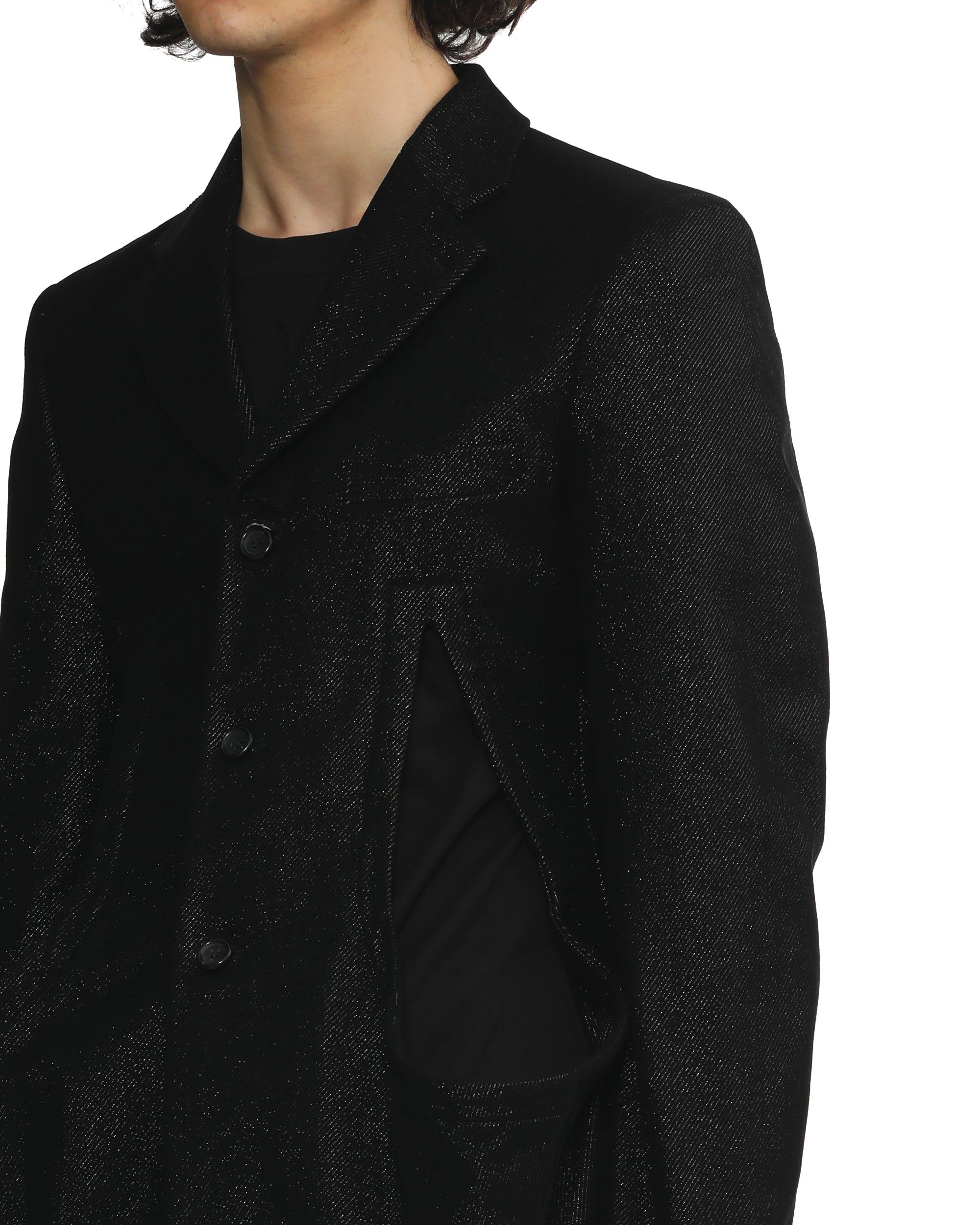 Cut-outs shimmer coat