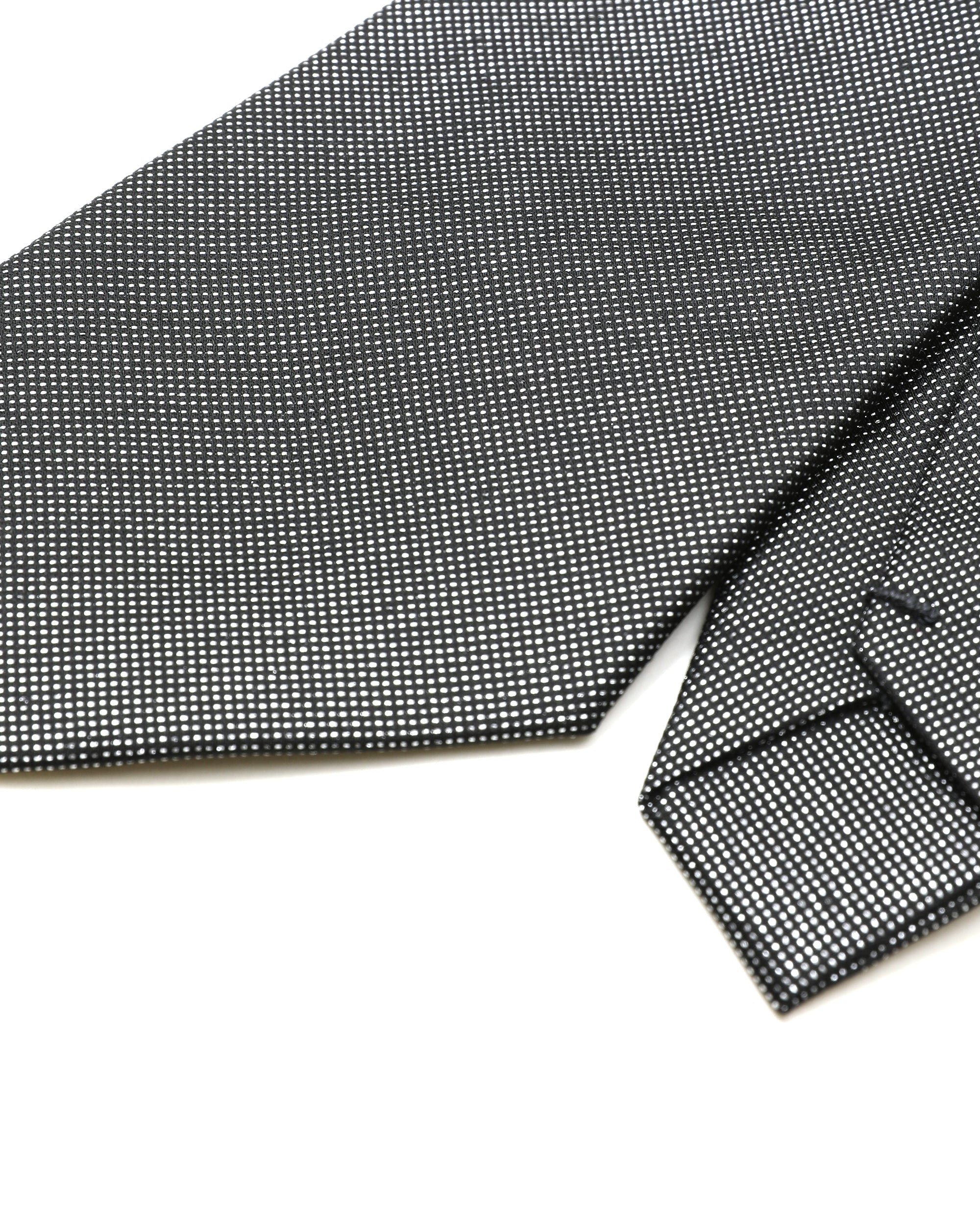 Patterned tie
