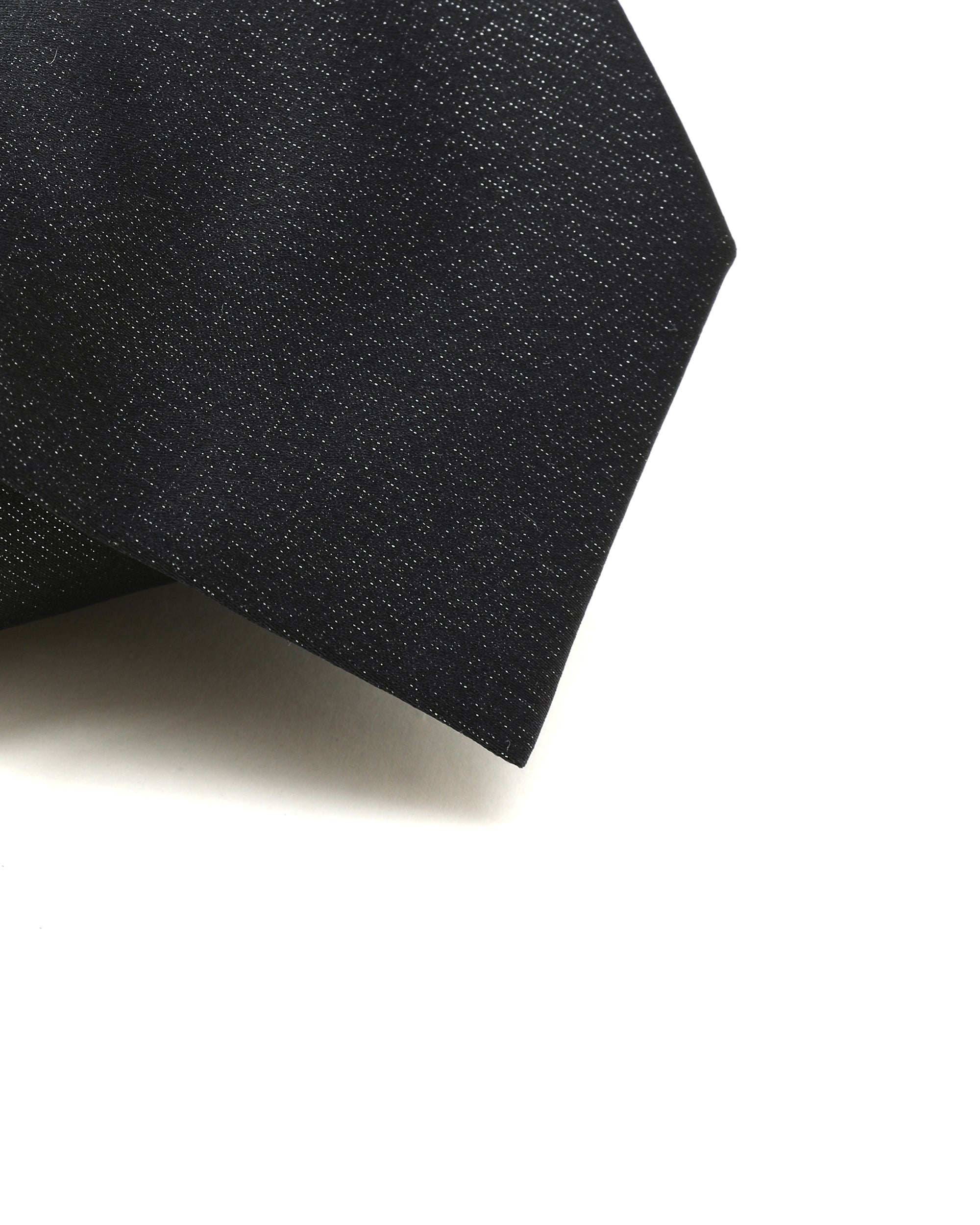 Patterned tie