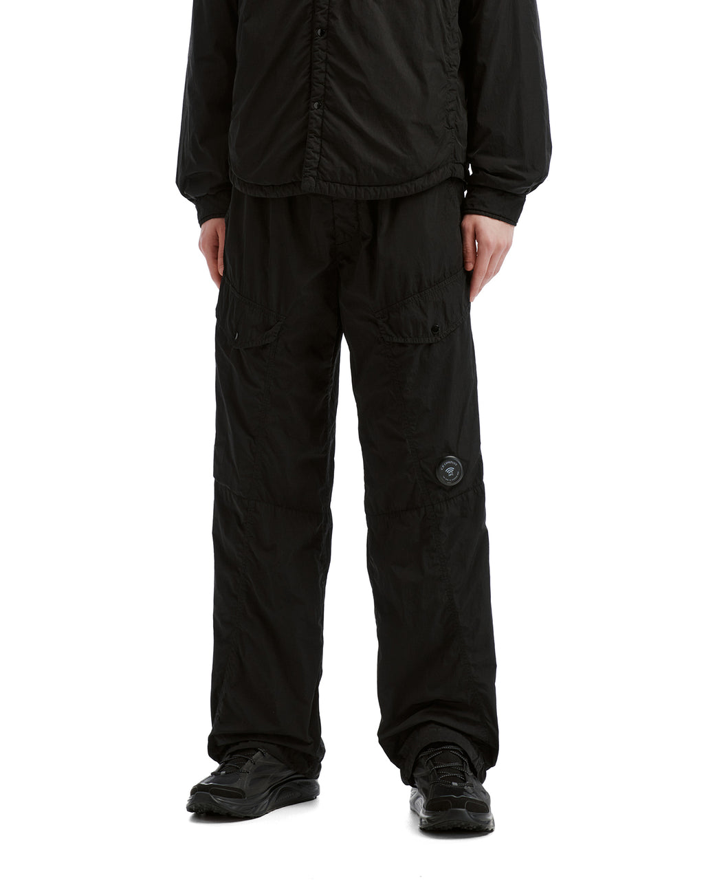 Wide-leg cargo pants