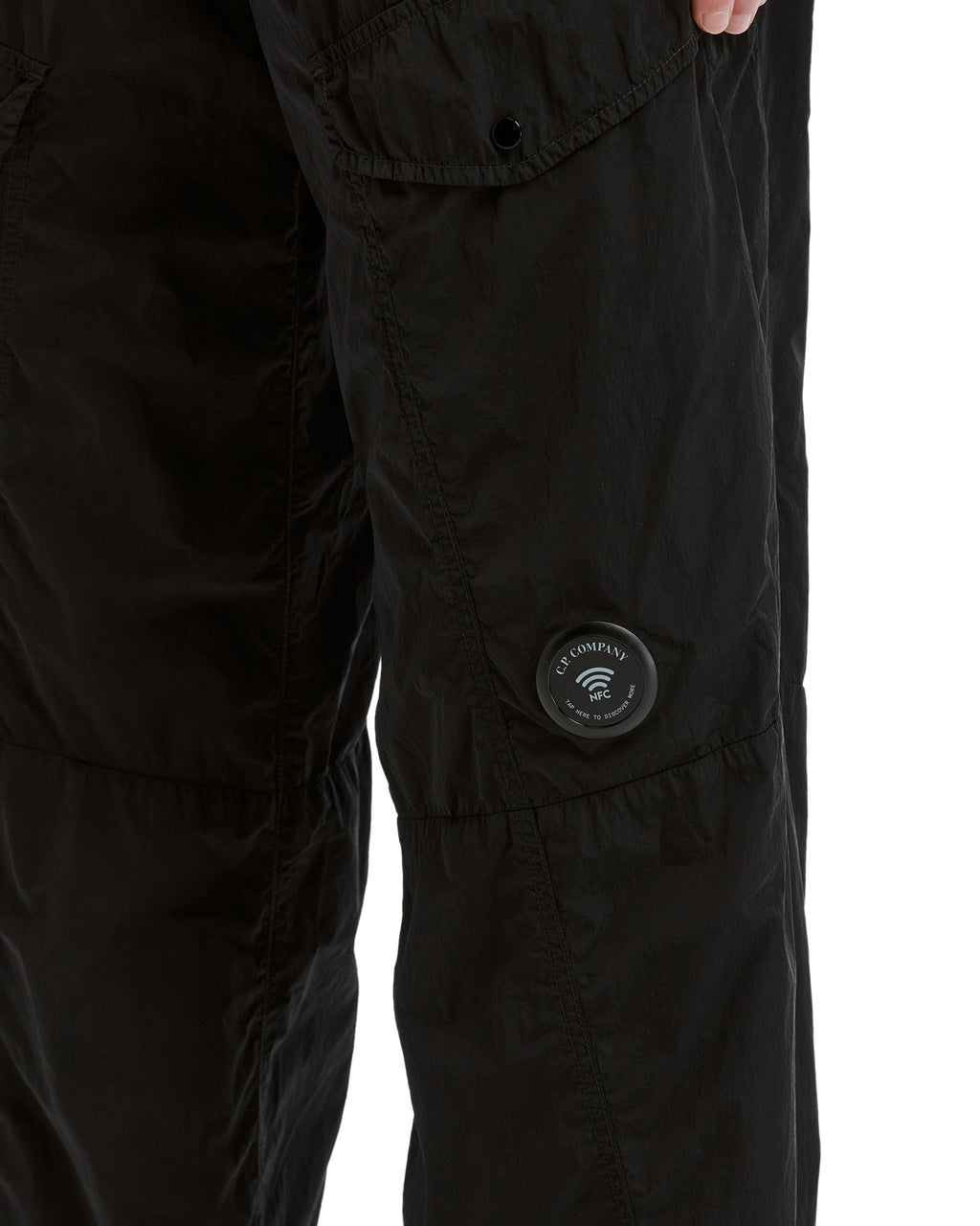 Wide-leg cargo pants