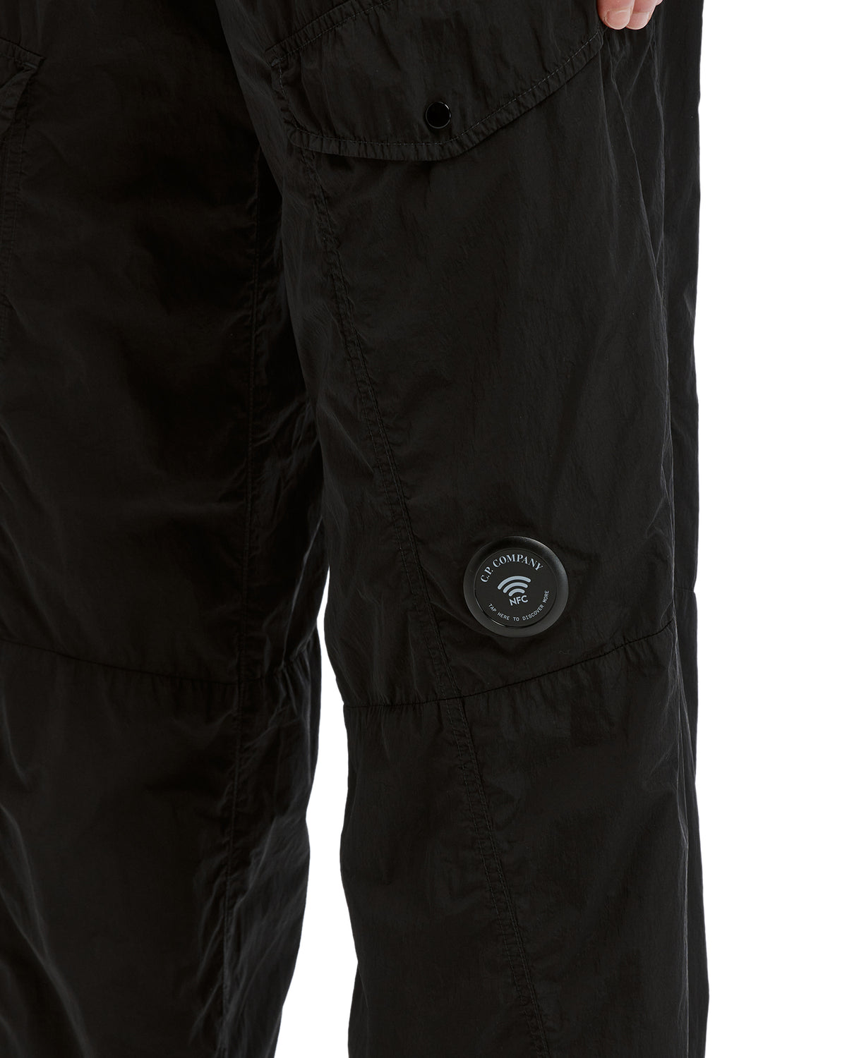 Wide-leg cargo pants