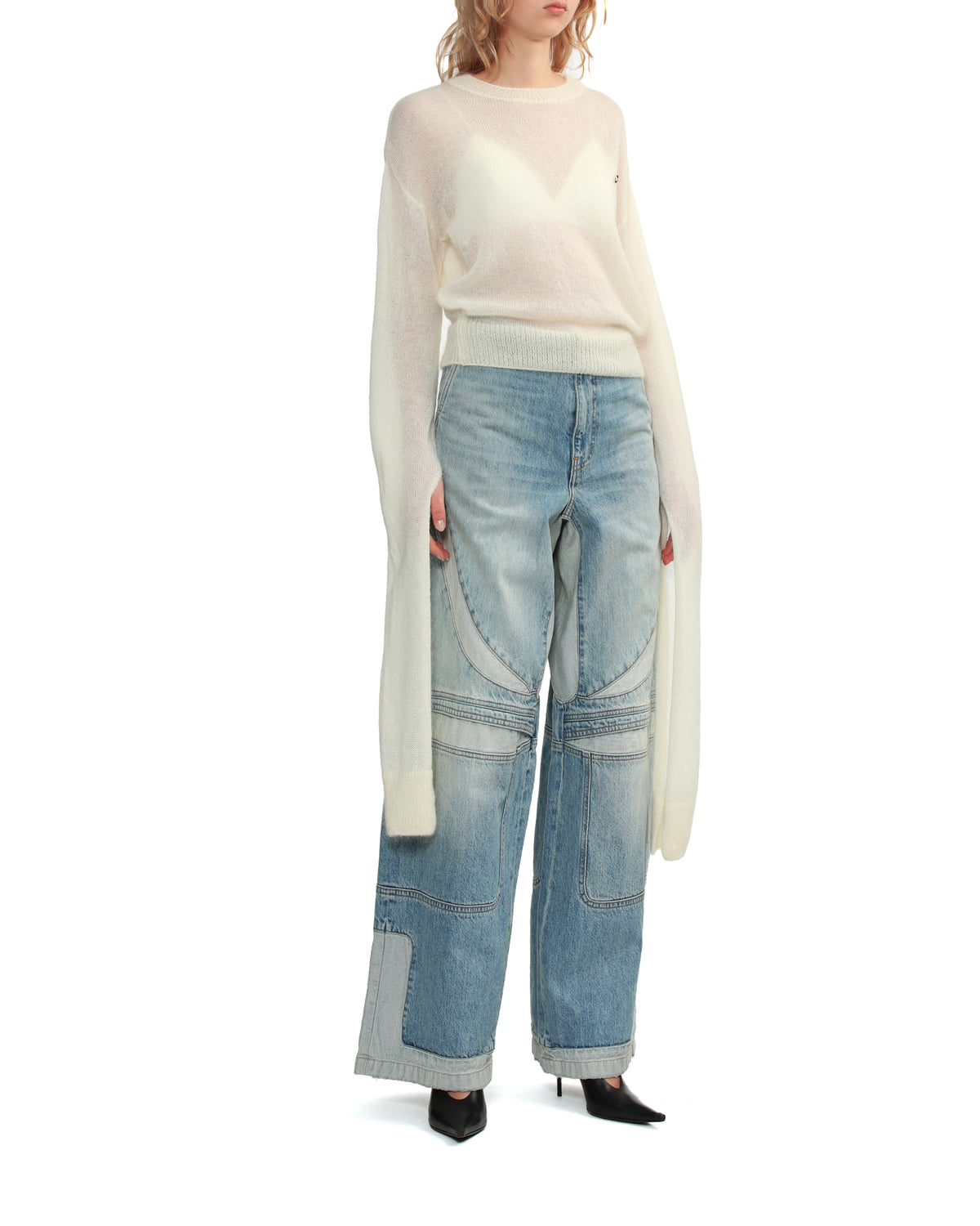 Extra long sleeves knit sweater