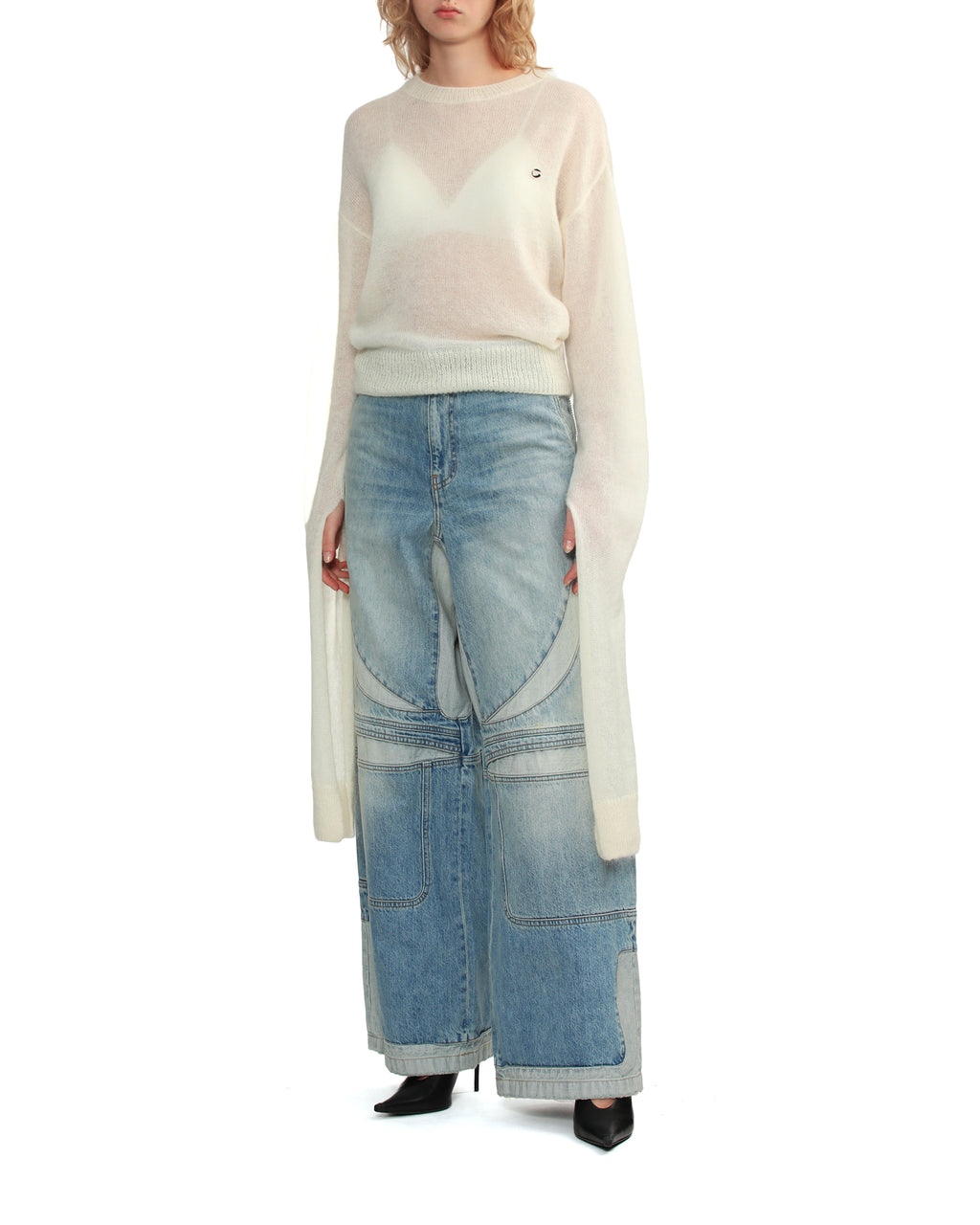 Extra long sleeves knit sweater
