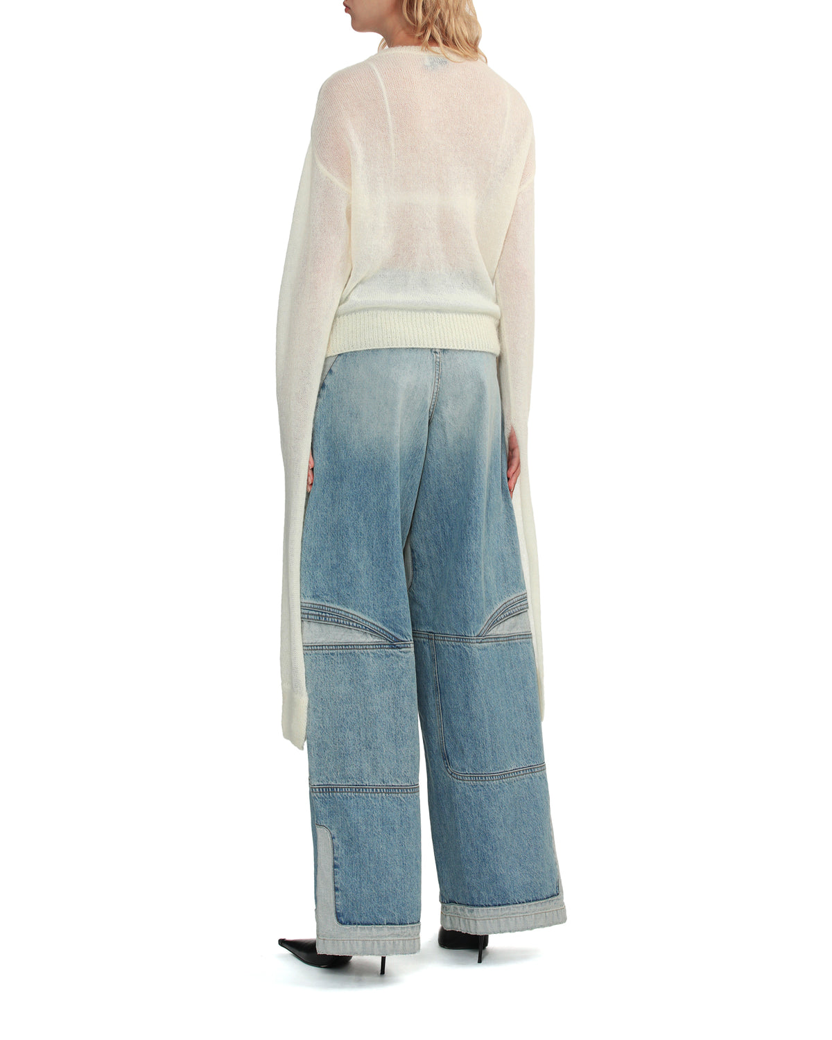 Extra long sleeves knit sweater