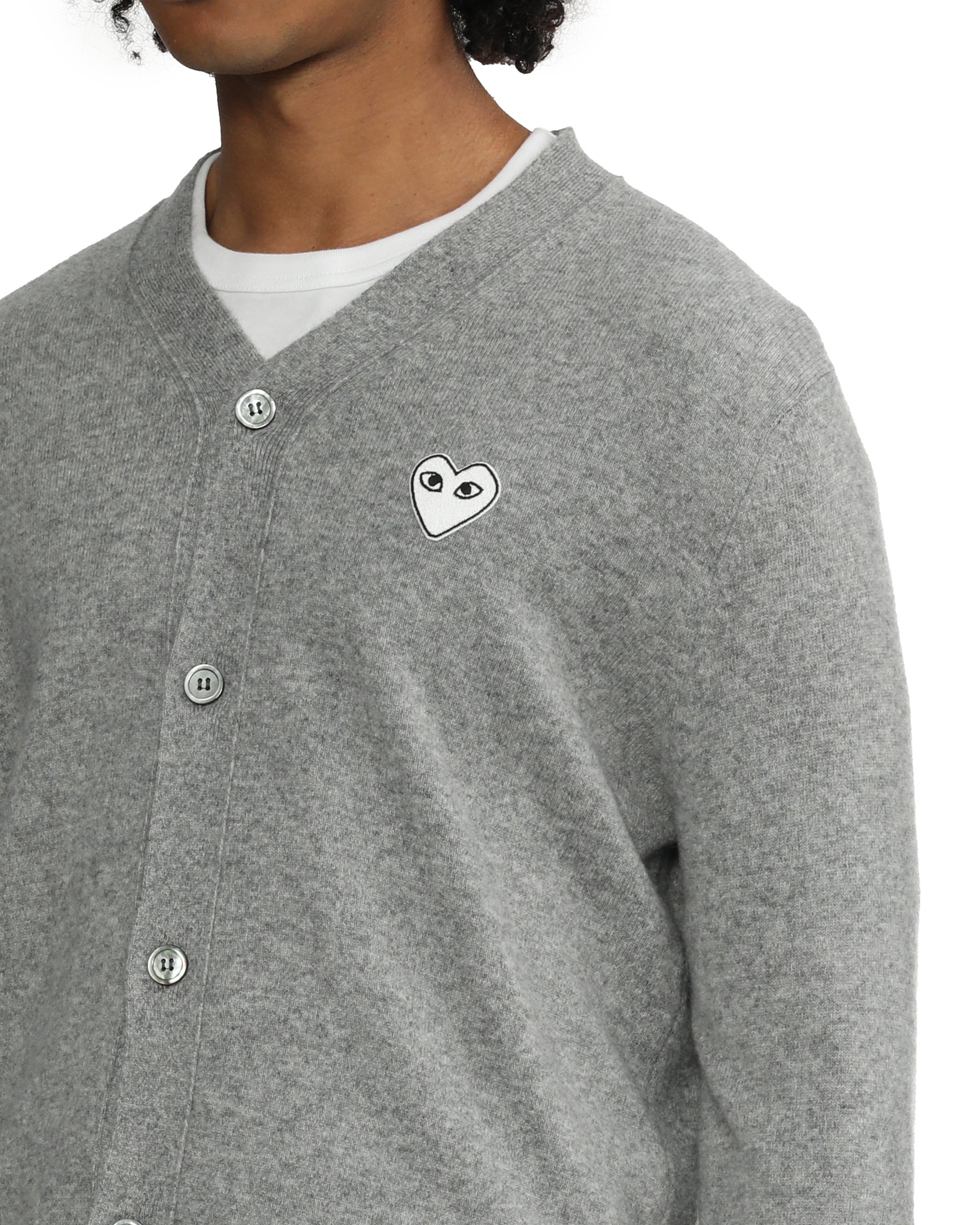 Heart emblem V-neck cardigan