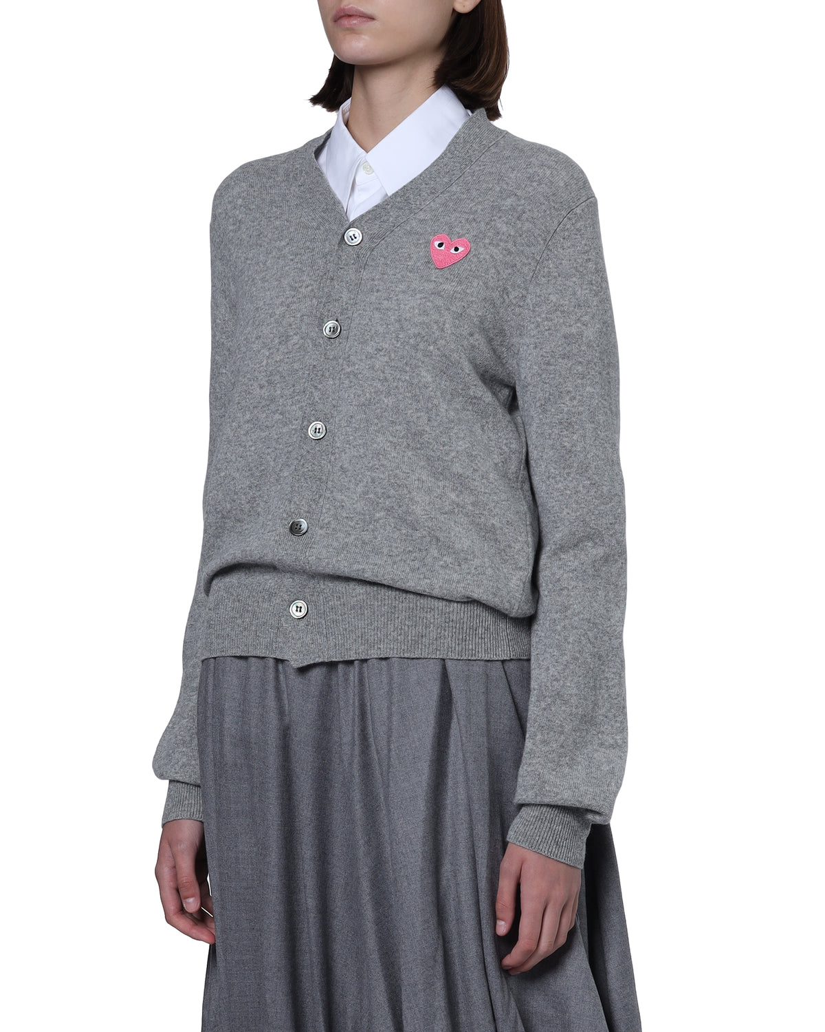 Mini heart emblem round-neck cardigan
