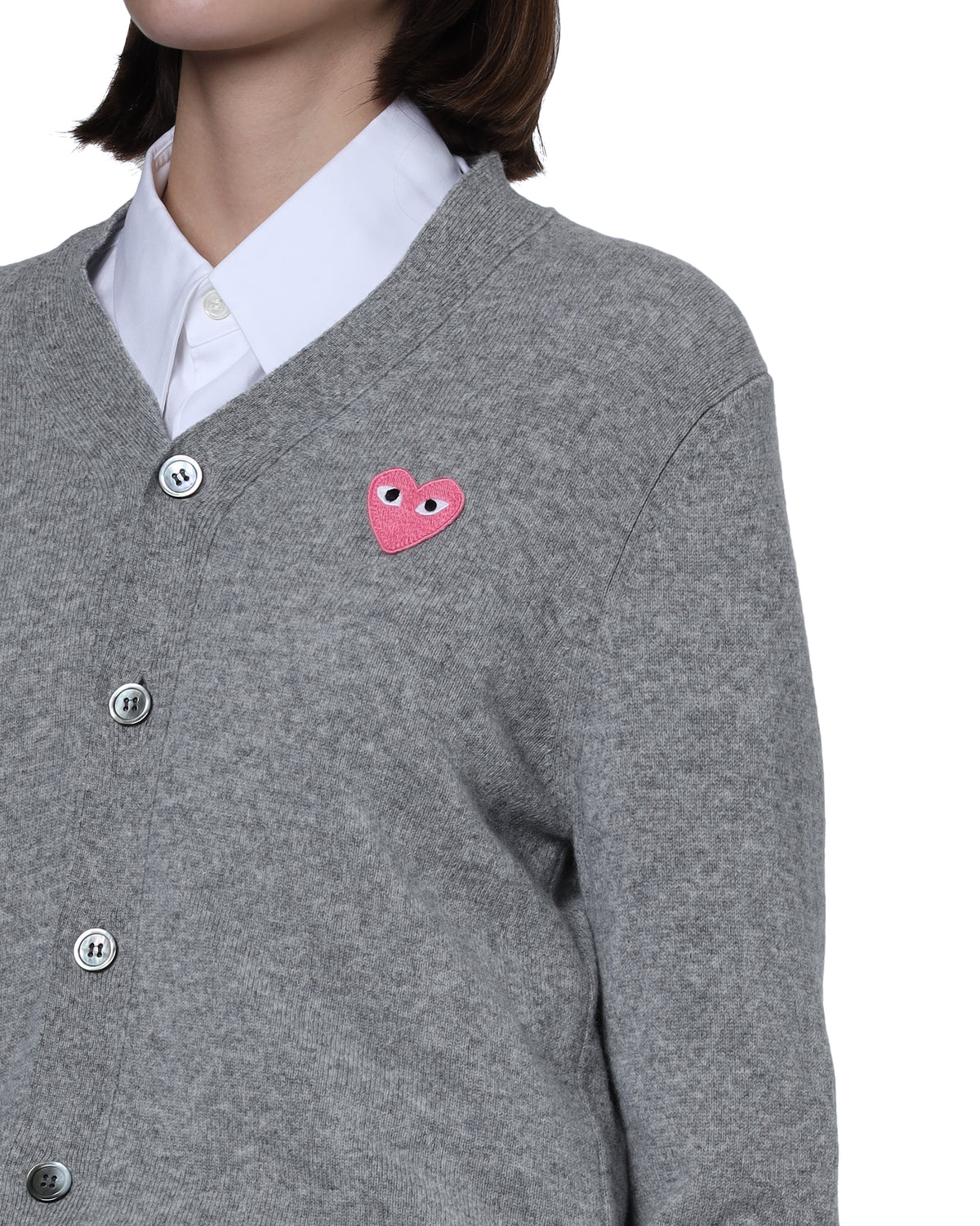 Mini heart emblem round-neck cardigan
