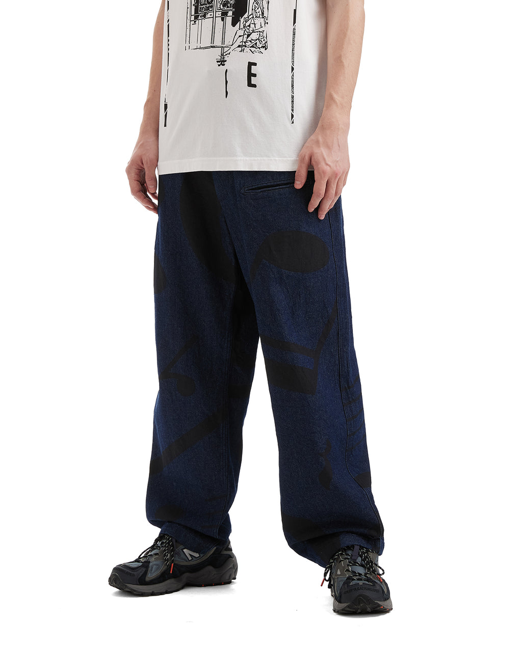 Graphic pants