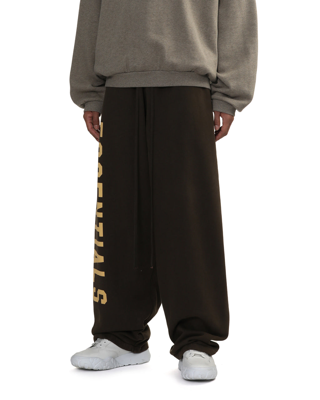 Contrasting logo sweatpants