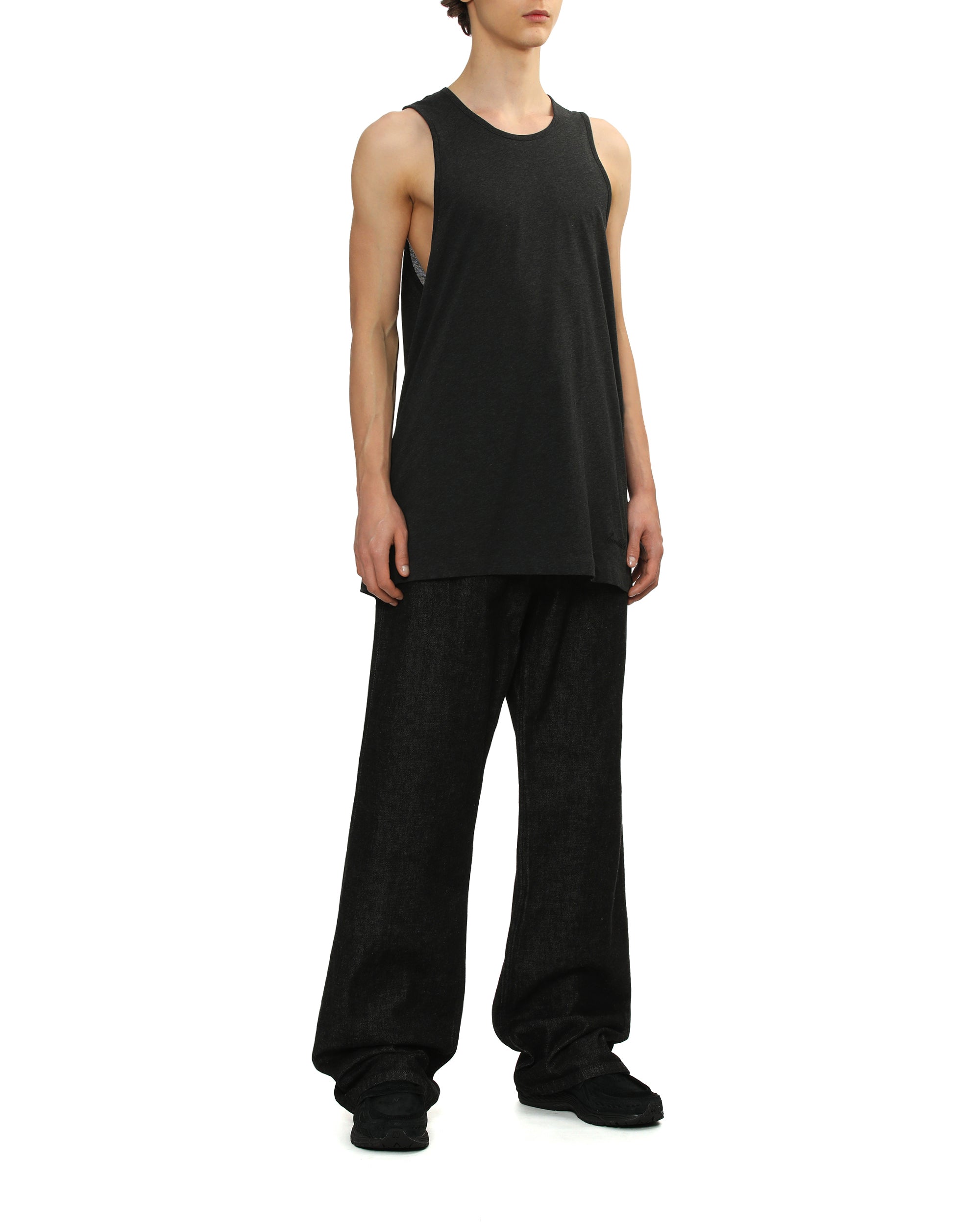 Sleeveless tee