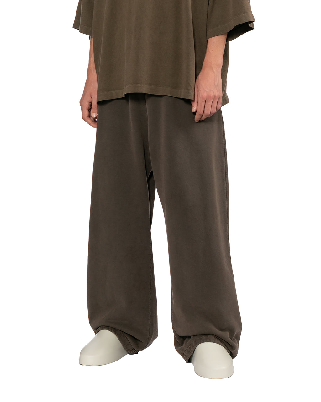 Wide-leg pants