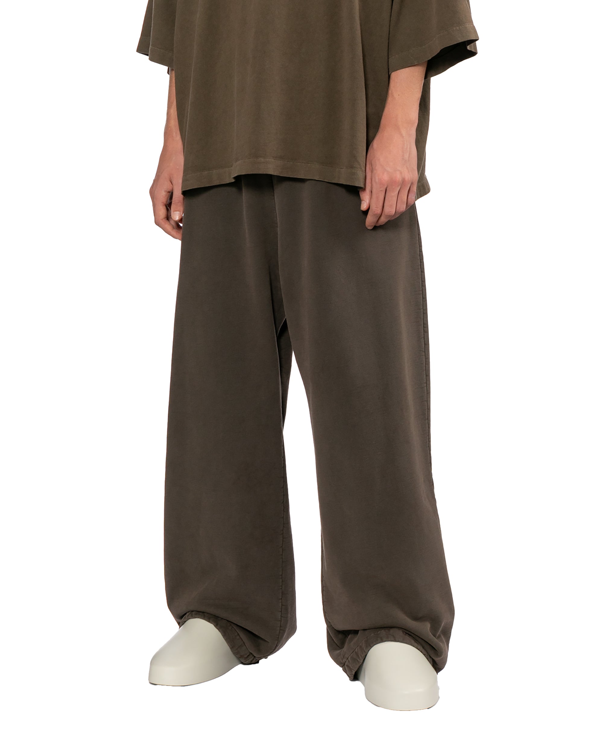 Wide-leg pants