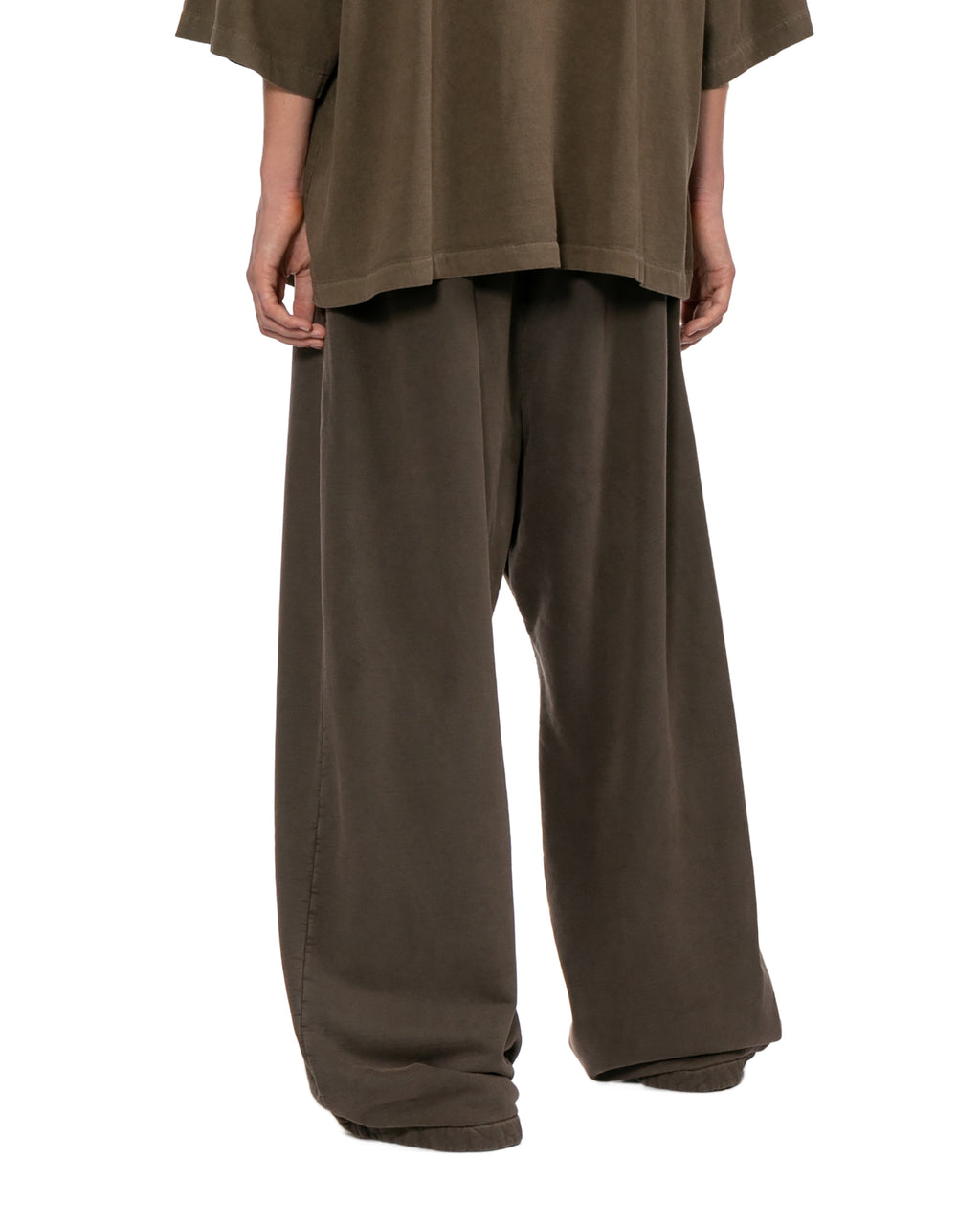 Wide-leg pants