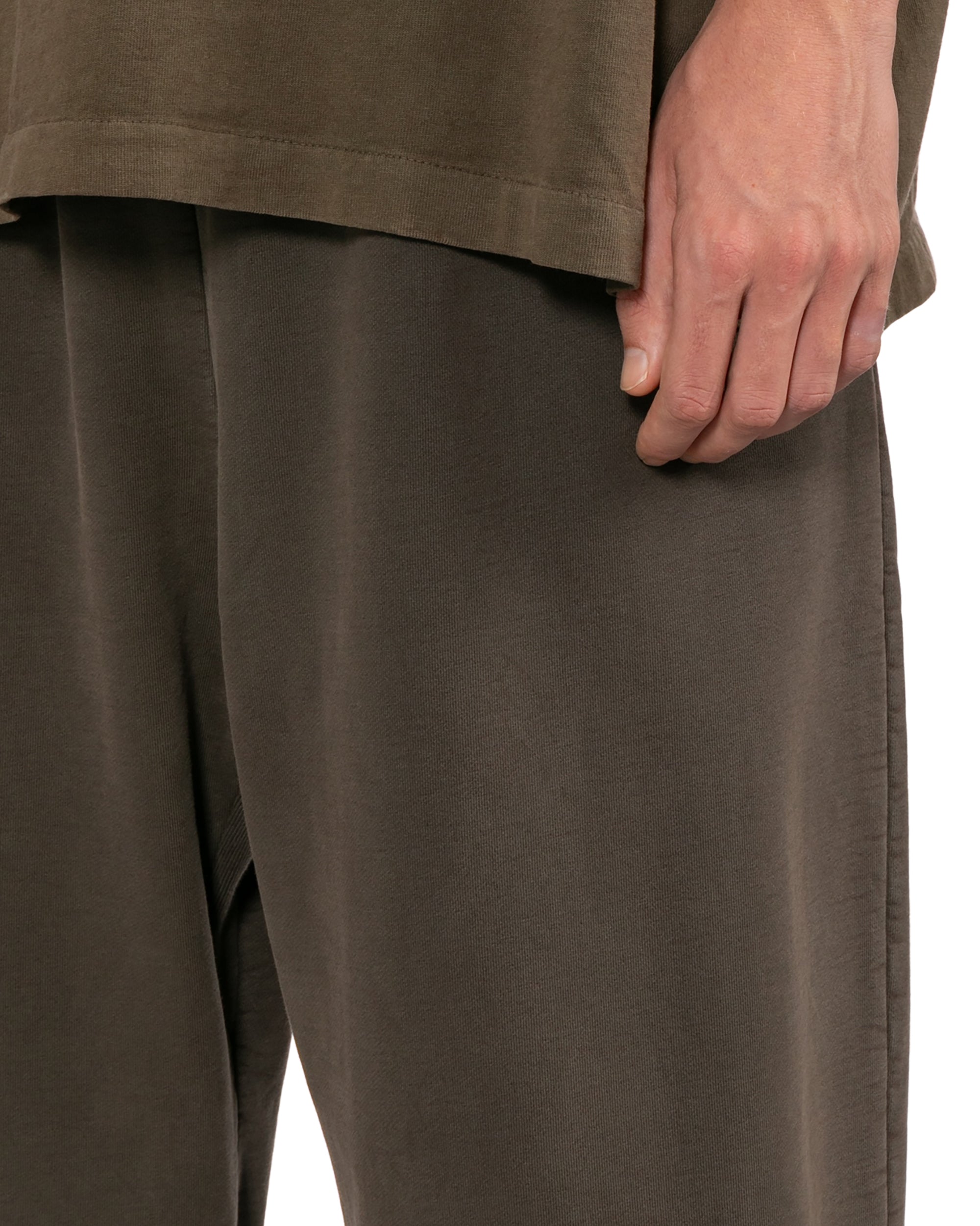 Wide-leg pants