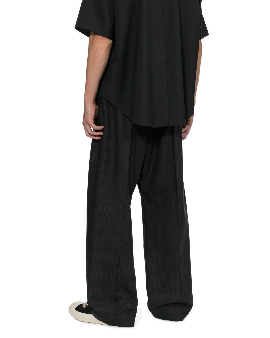 Wide-leg pants