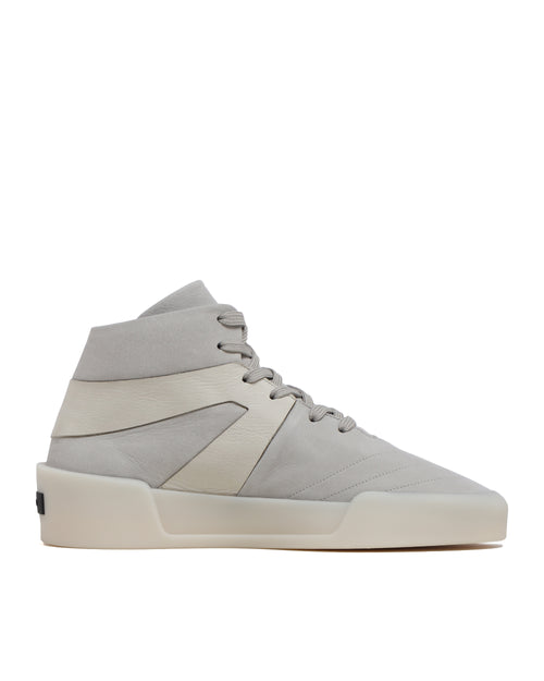 Basketball sneaker