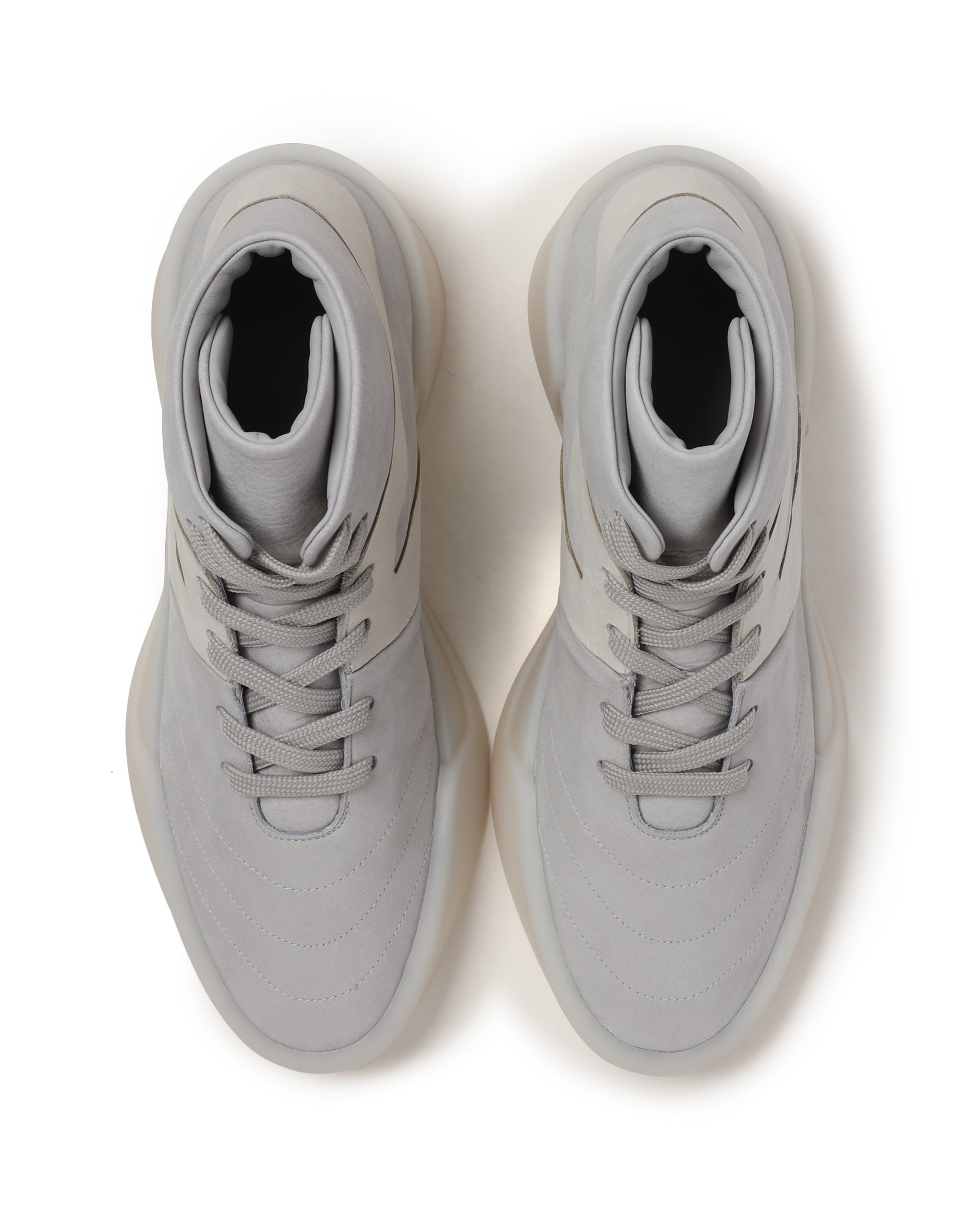 Basketball sneaker