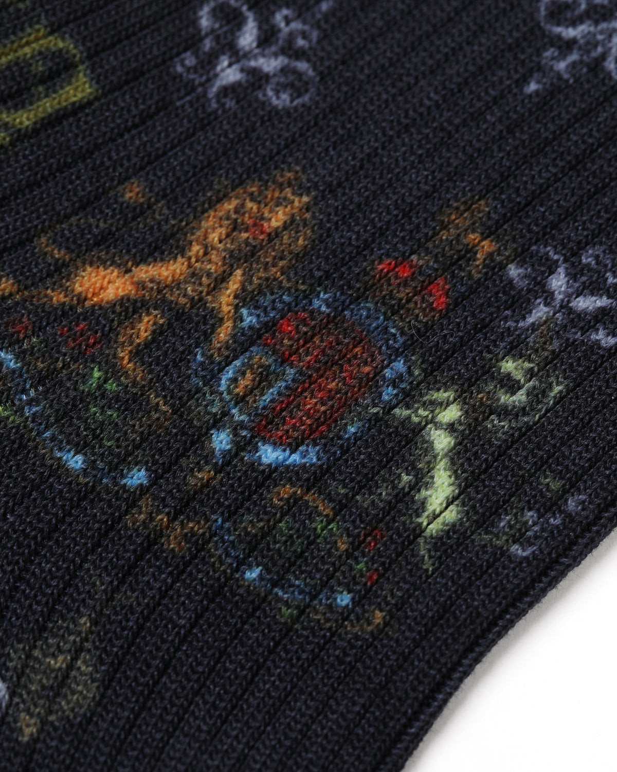 Graphic motif socks