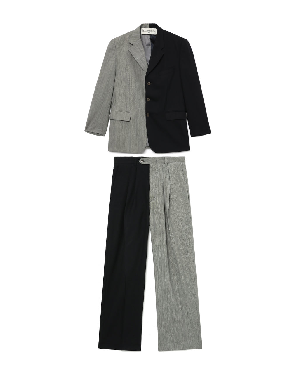 Contrasted suit