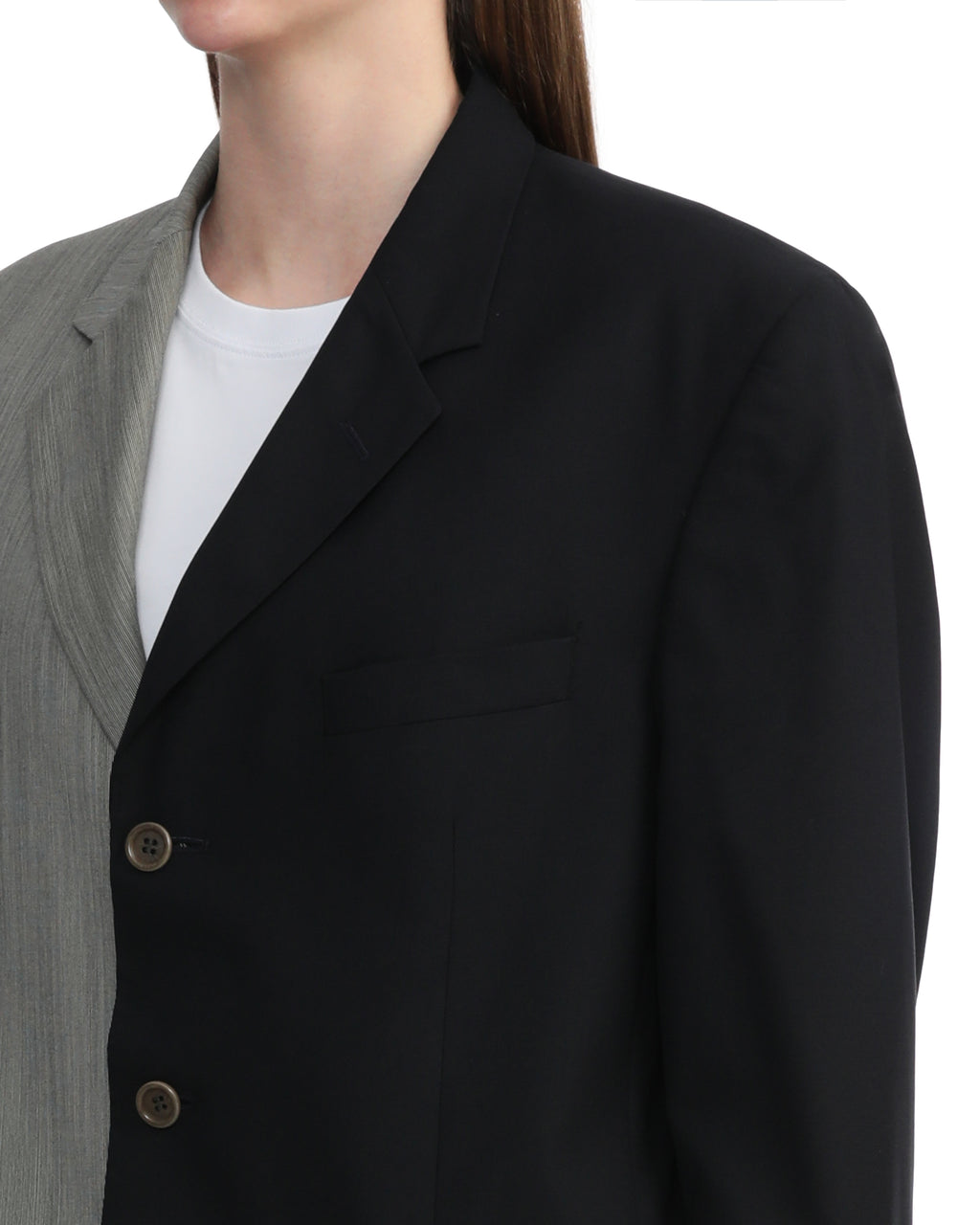 Contrasted suit