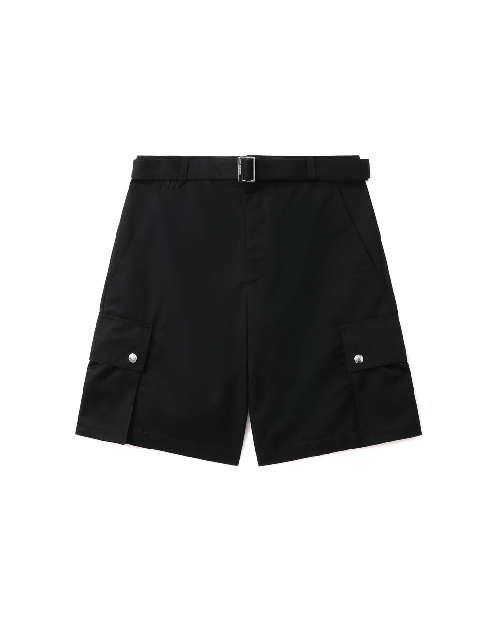 The cargo bermuda shorts