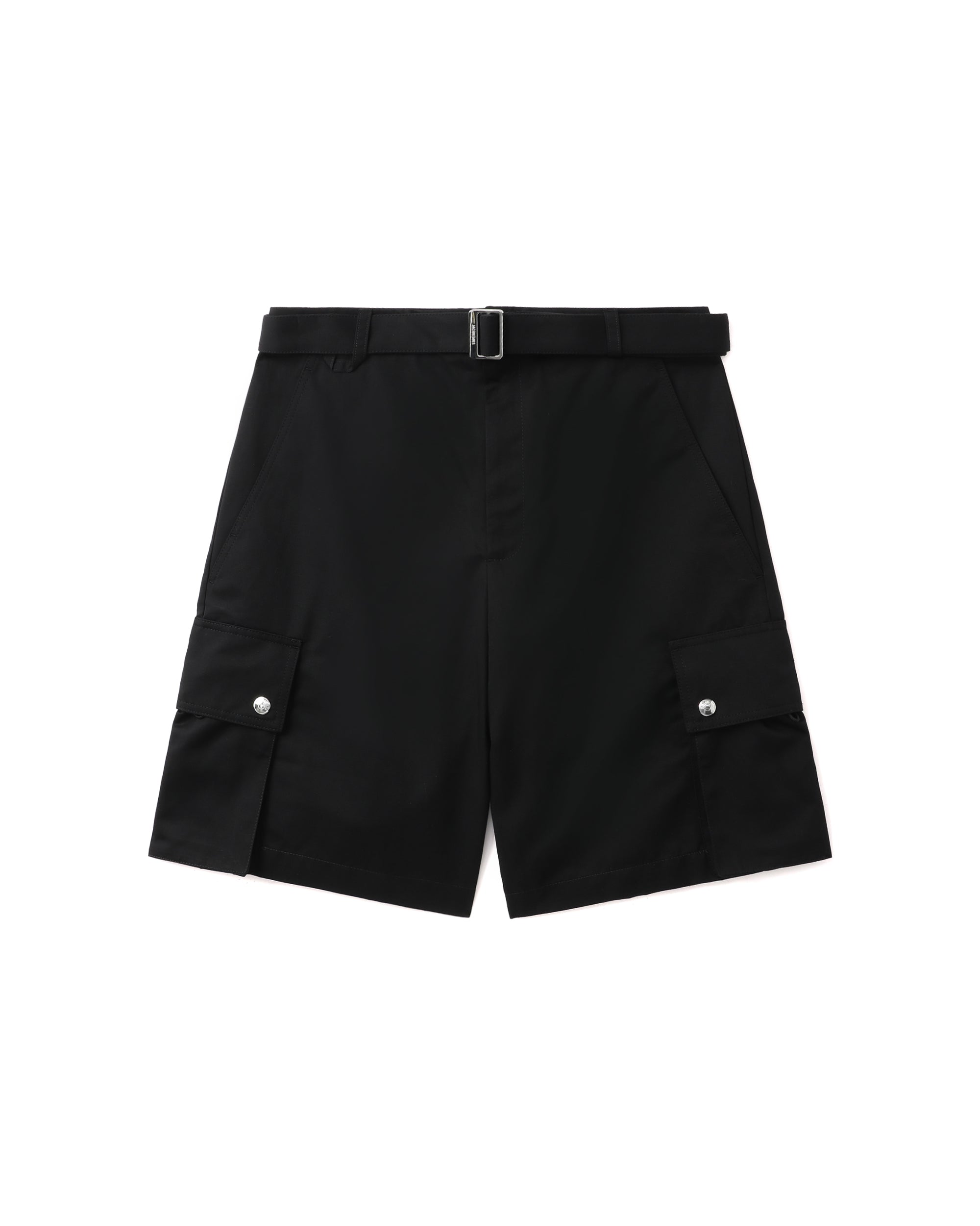 The cargo bermuda shorts