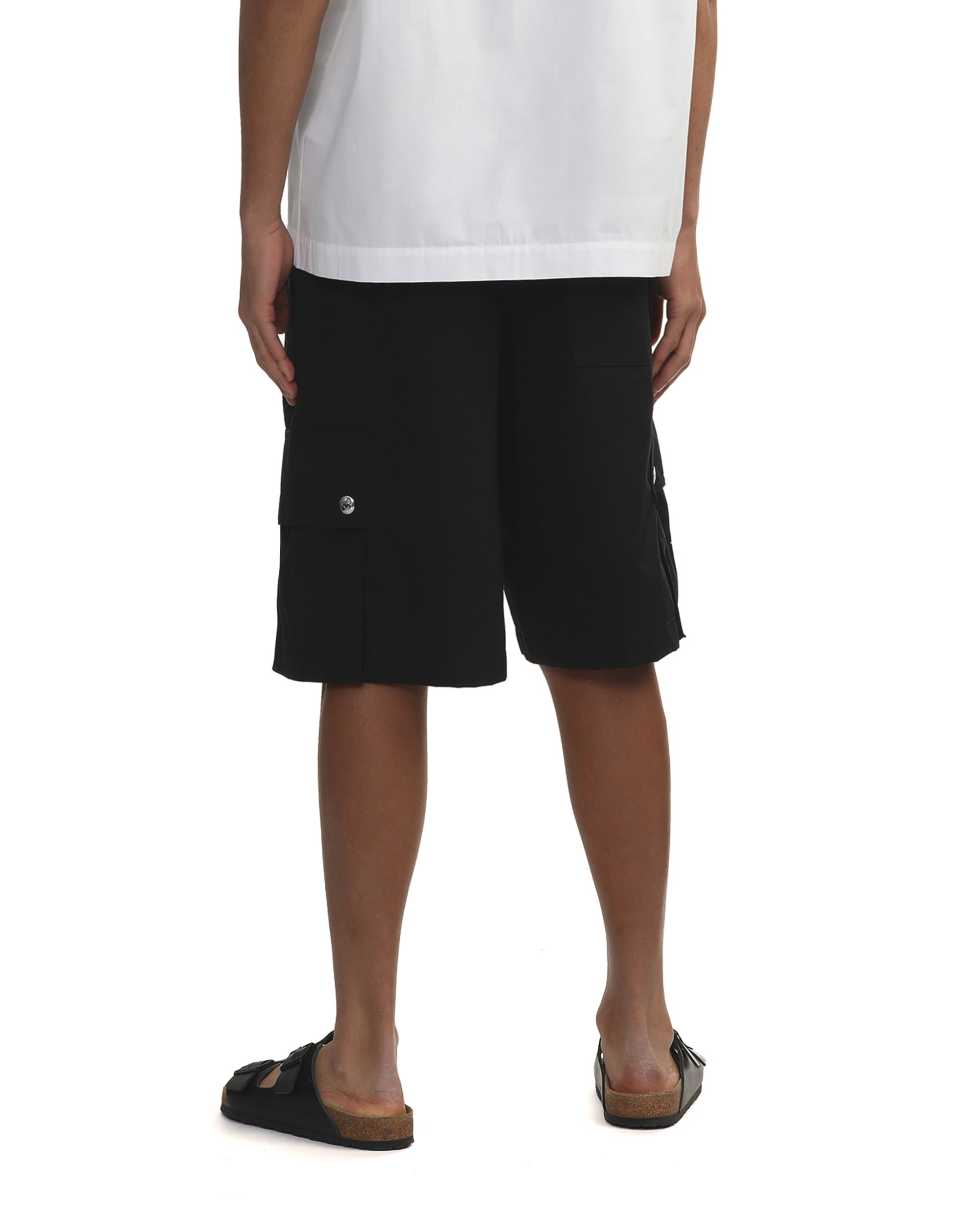 The cargo bermuda shorts